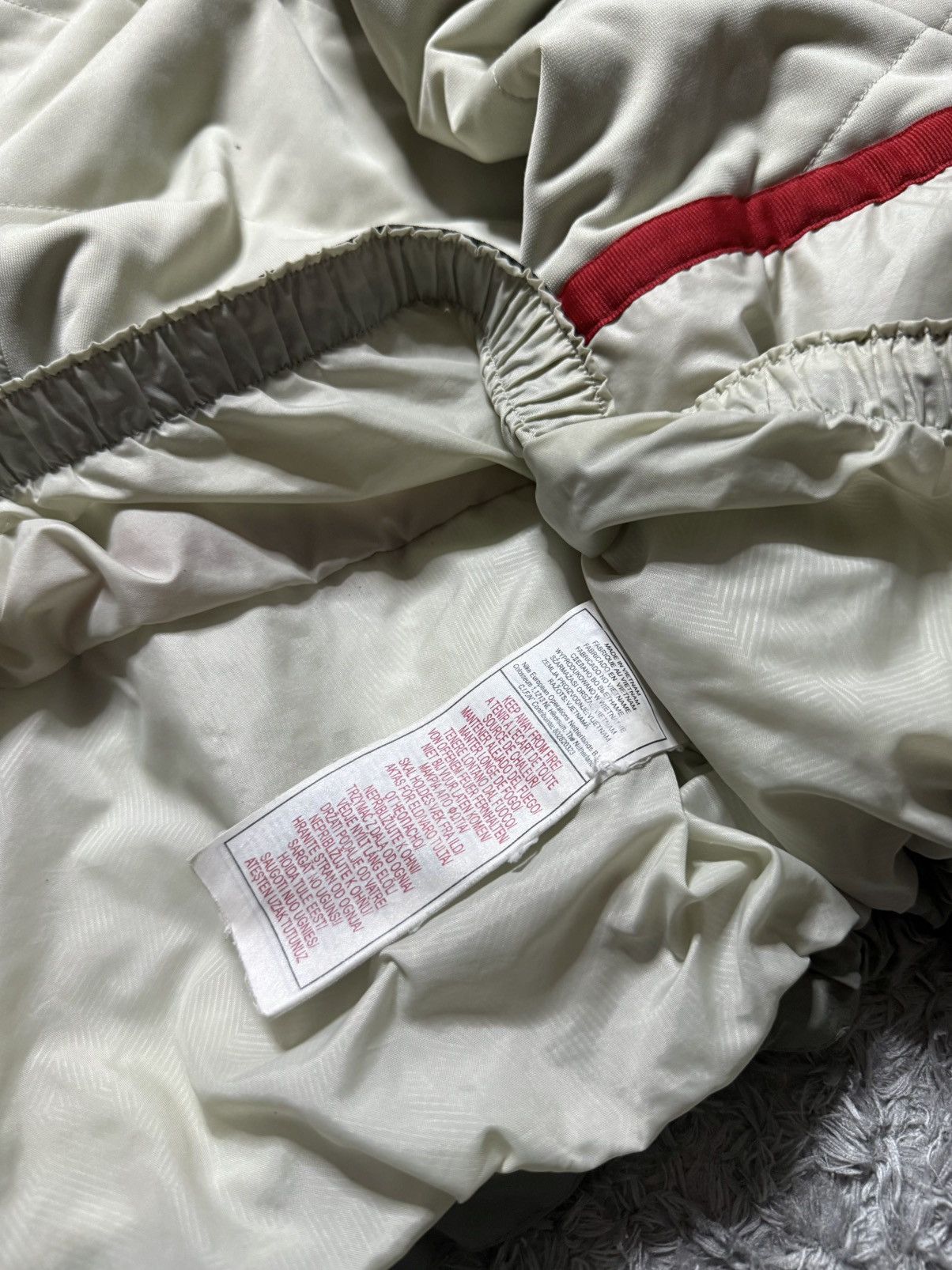 Nike ACG 00s Nike ACG Jacket Outdoor Rare Vintage Logo Drill Size US L / EU 52-54 / 3 - 17 Thumbnail
