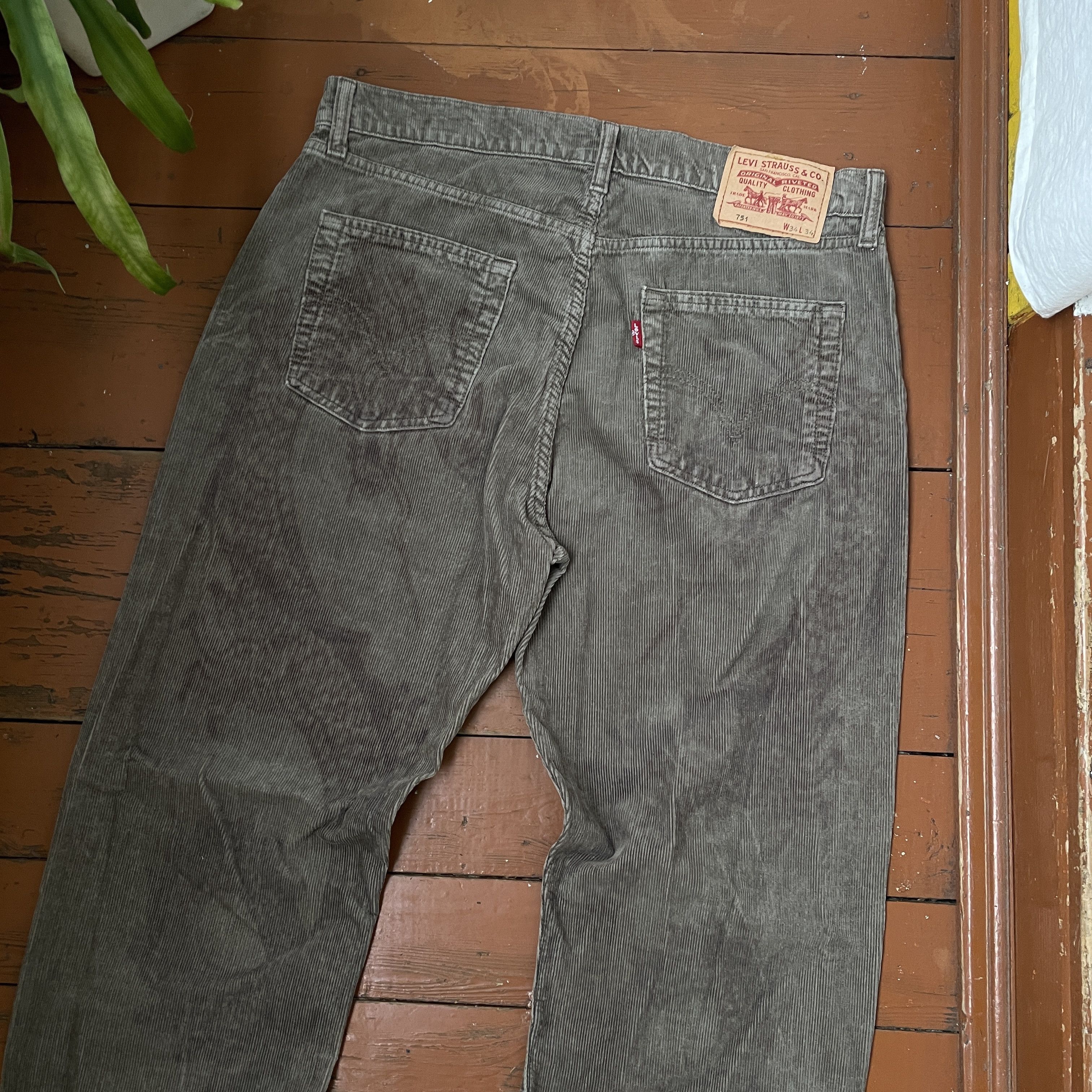 Levi's Custom Levi's Corduroy pants 1of1 japanese style faded Size US 34 / EU 50 - 1 Thumbnail