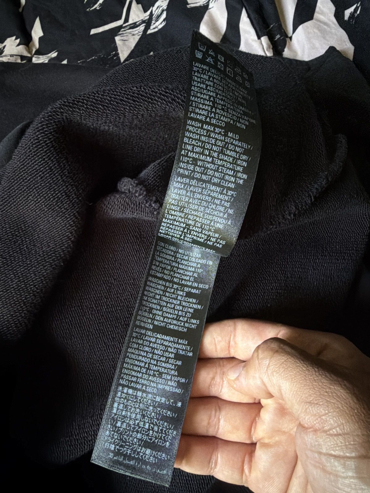 Balenciaga Garde Robe Crewneck Size US L / EU 52-54 / 3 - 5 Thumbnail