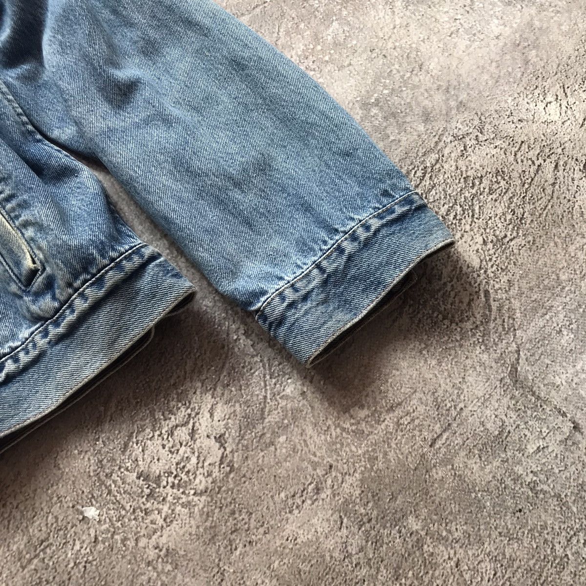 Vintage Vintage Levis Faded Trucker Jacket Y2K Streetwear Cropped XL Size US XL / EU 56 / 4 - 5 Thumbnail