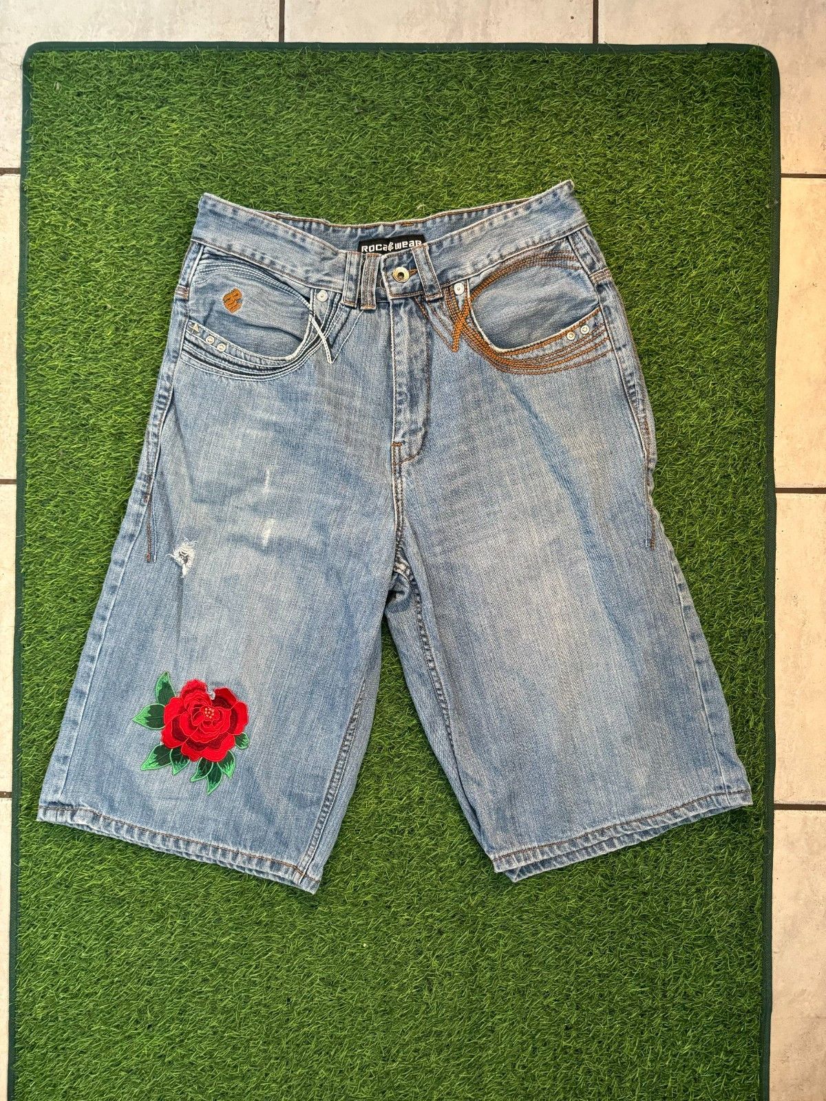 Rocawear Rocawear Embroidered Denim Shorts Size US 34 / EU 50 - 1 Thumbnail