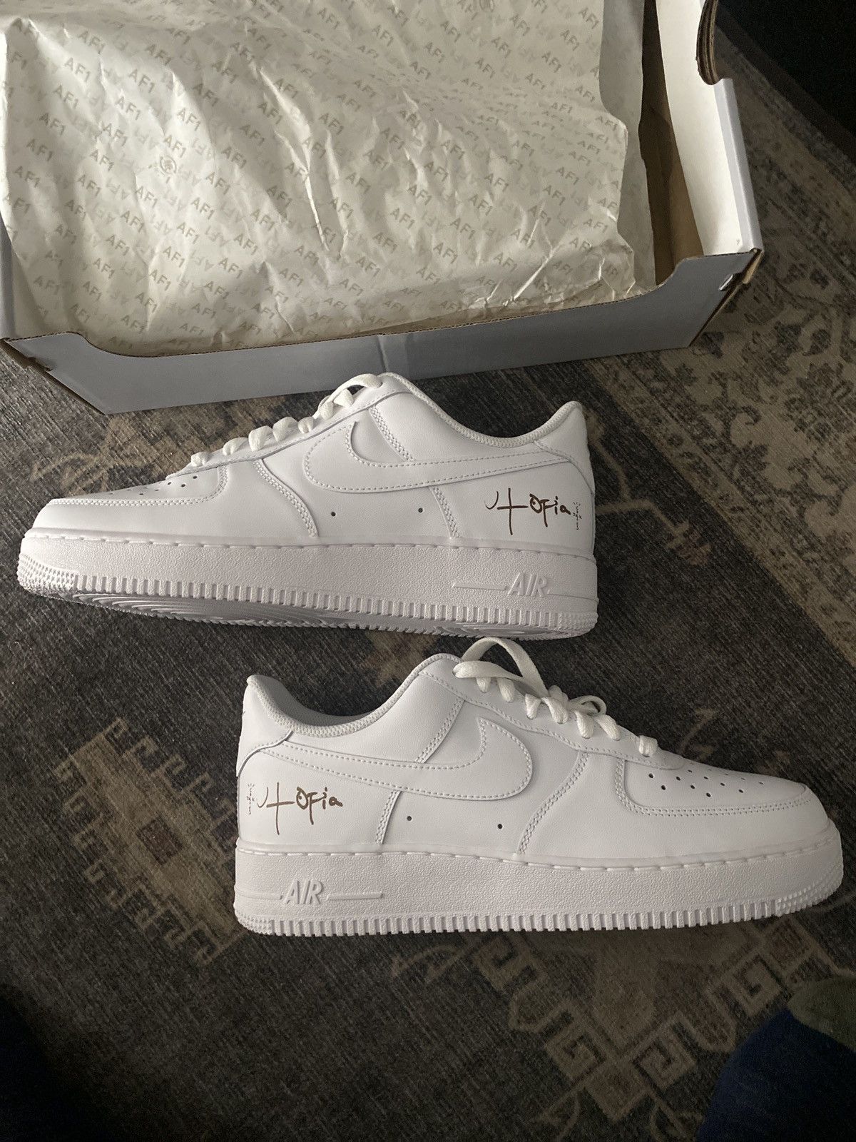 Nike × Travis Scott Air Force 1 07 Size US 9 / EU 42 - 1 Thumbnail