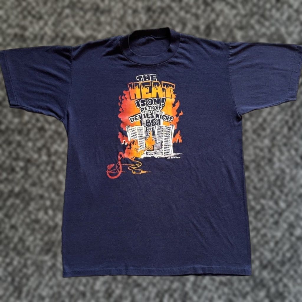 Vintage VINTAGE 1986 The Heat Is On Detroit Devils Night Shirt L Men Halloween Eminem D12 Size US L / EU 52-54 / 3 - 1 Thumbnail