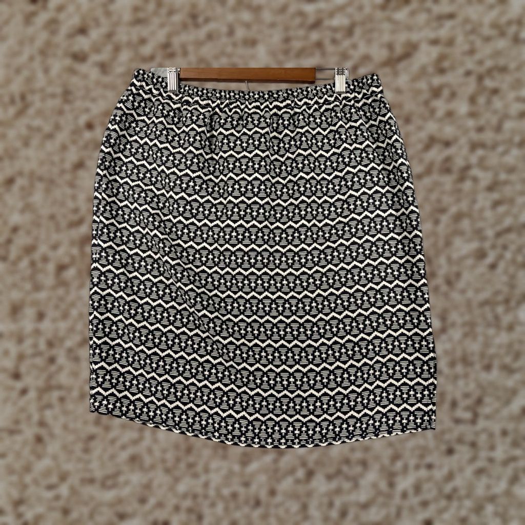 Ann Taylor VINTAGE Ann Taylor Loft Skirt Womens Large Black Aztec Southwestern Pattern Short Mini Size 36" / US 14 / IT 50 - 1 Thumbnail
