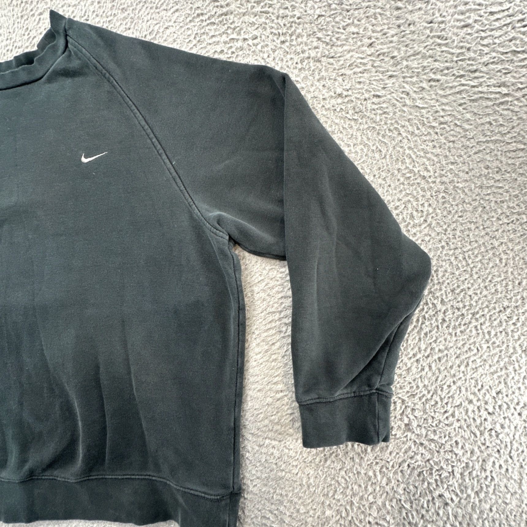 Nike Nike Men's Long Sleeve Raglan Crew Neck Mini Swoosh Sweatshirt Black Size L Size US L / EU 52-54 / 3 - 2 Thumbnail