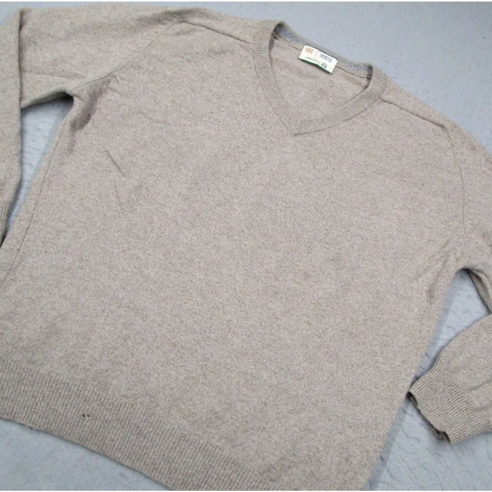 Marks & Spencer VINTAGE Marks and Spencer Sweater Men's Medium Beige Wool Pullover V-Neck Long Sleeve Casual Size US M / EU 48-50 / 2 - 2 Thumbnail