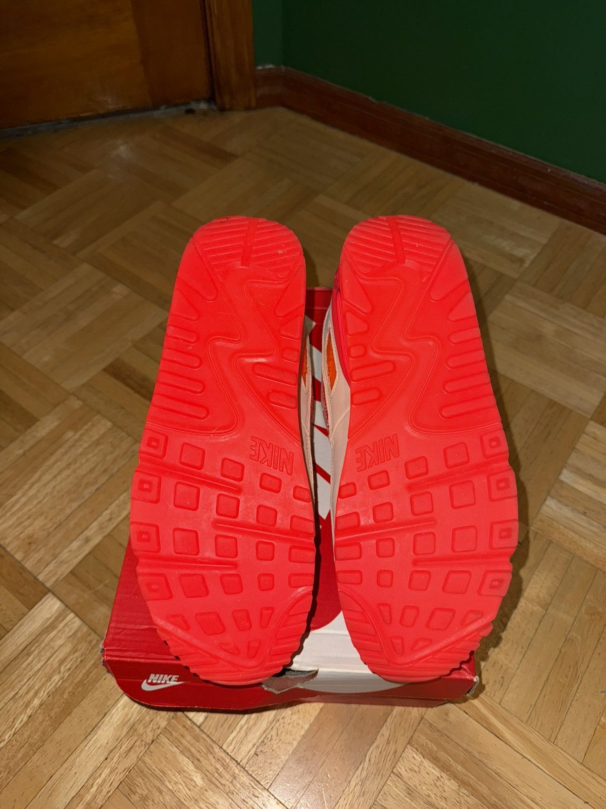 Nike Women’s Nike Air Max 90 PRM Size US 10 / EU 43 - 6 Thumbnail