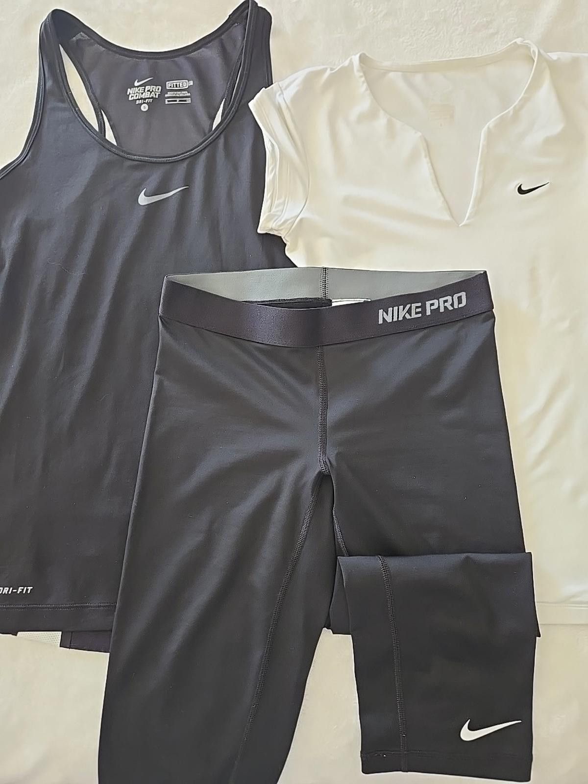 Nike Nike Pro 3 Pcs Set Combat Dri Fit Capri/ 2 Tops Womens Small Size 28" / US 6 / IT 42 - 1 Thumbnail