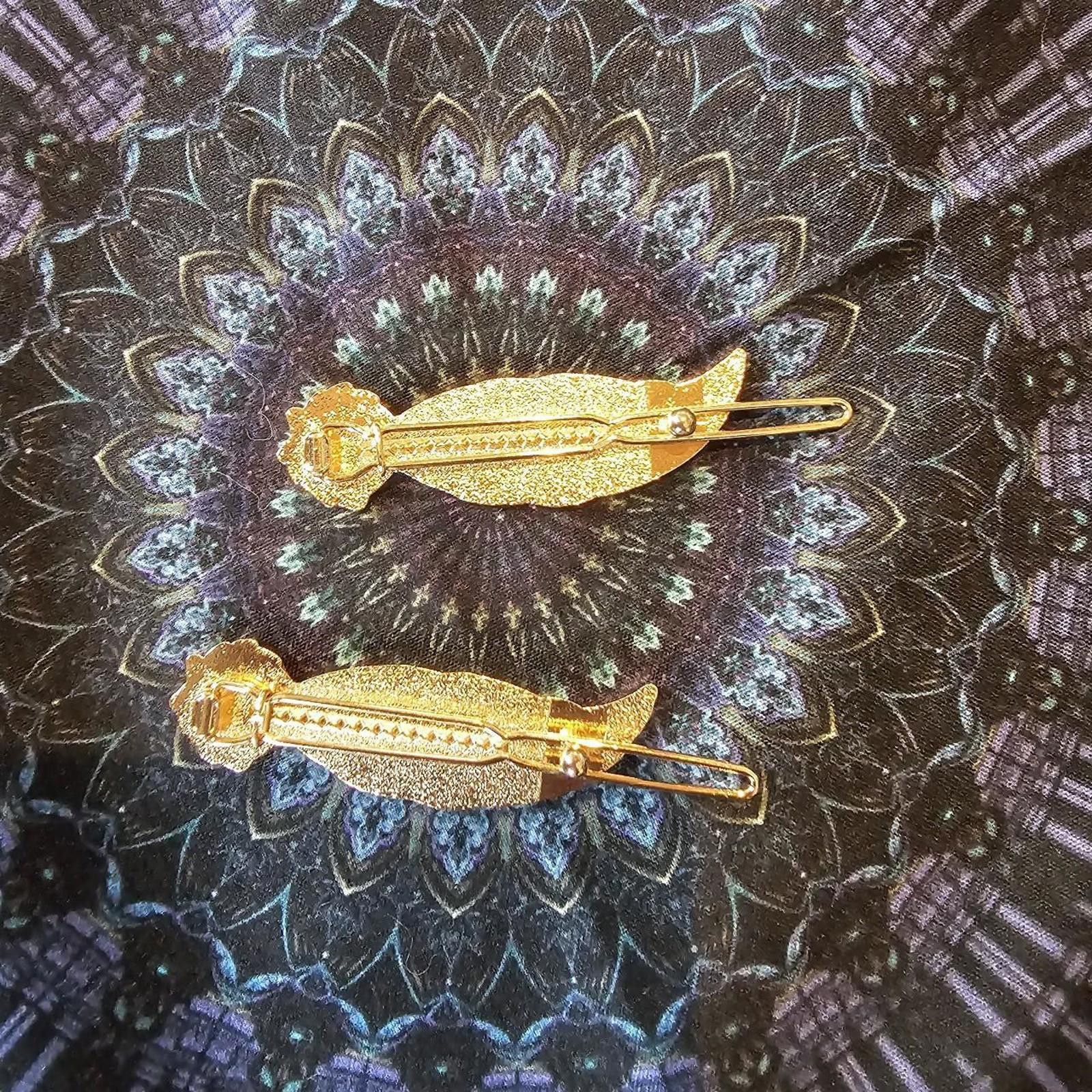 Designer Women's Ghost and Leave BobbyPins 4 total Size ONE SIZE - 6 Thumbnail