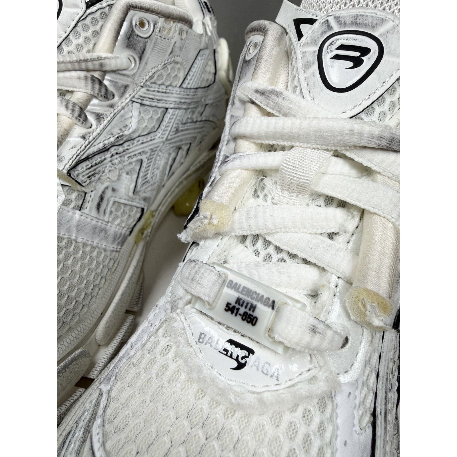 Balenciaga Size 36EU/6W - Balenciaga Runner Kith Distressed NEW Size US 6 / IT 36 - 4 Thumbnail