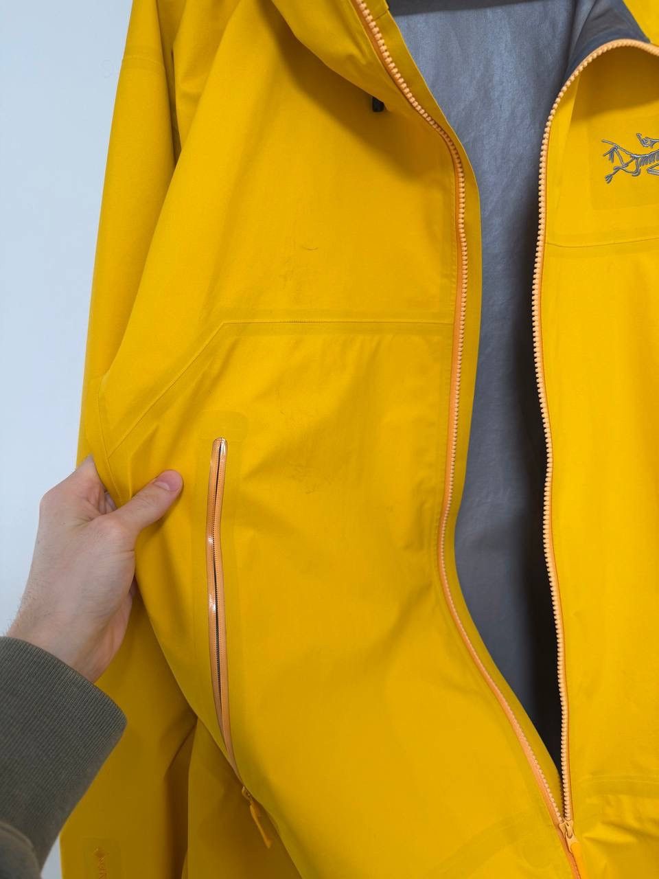Arc'teryx Arc'teryx Mens Beta AR Jacket in Edziza yellow gore-tex XL Size US XL / EU 56 / 4 - 11 Thumbnail