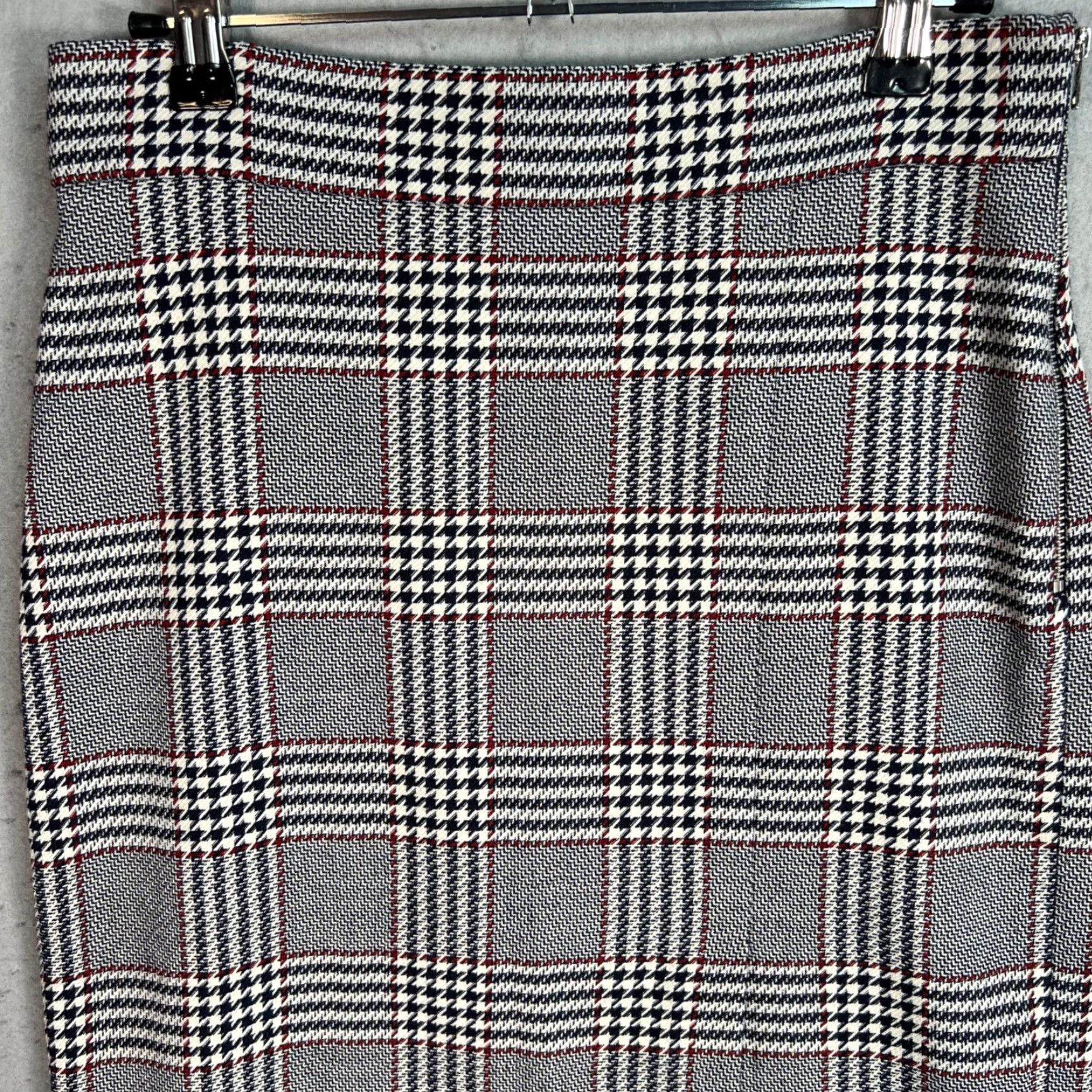 Zara Zara Woman Plaid Pencil Skirt XS Gray Red Houndstooth Check High Waist Stretch Midi Skirt Women XS Gray Valentino? Size 26" / US 2 / IT 38 - 5 Thumbnail