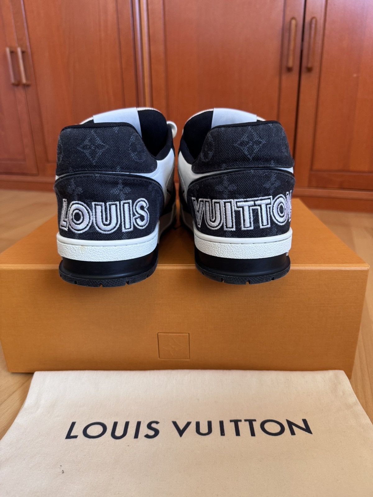 Louis Vuitton Louis Vuitton LV Trainer Black Denim Velcro Strap Size US 10 / EU 43 - 8 Thumbnail