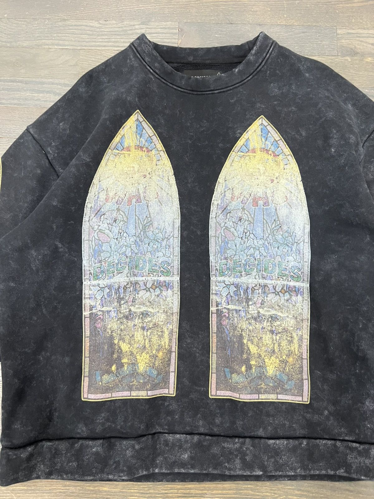 Other Who decides war stained glass motif crewneck Size US M / EU 48-50 / 2 - 2 Thumbnail
