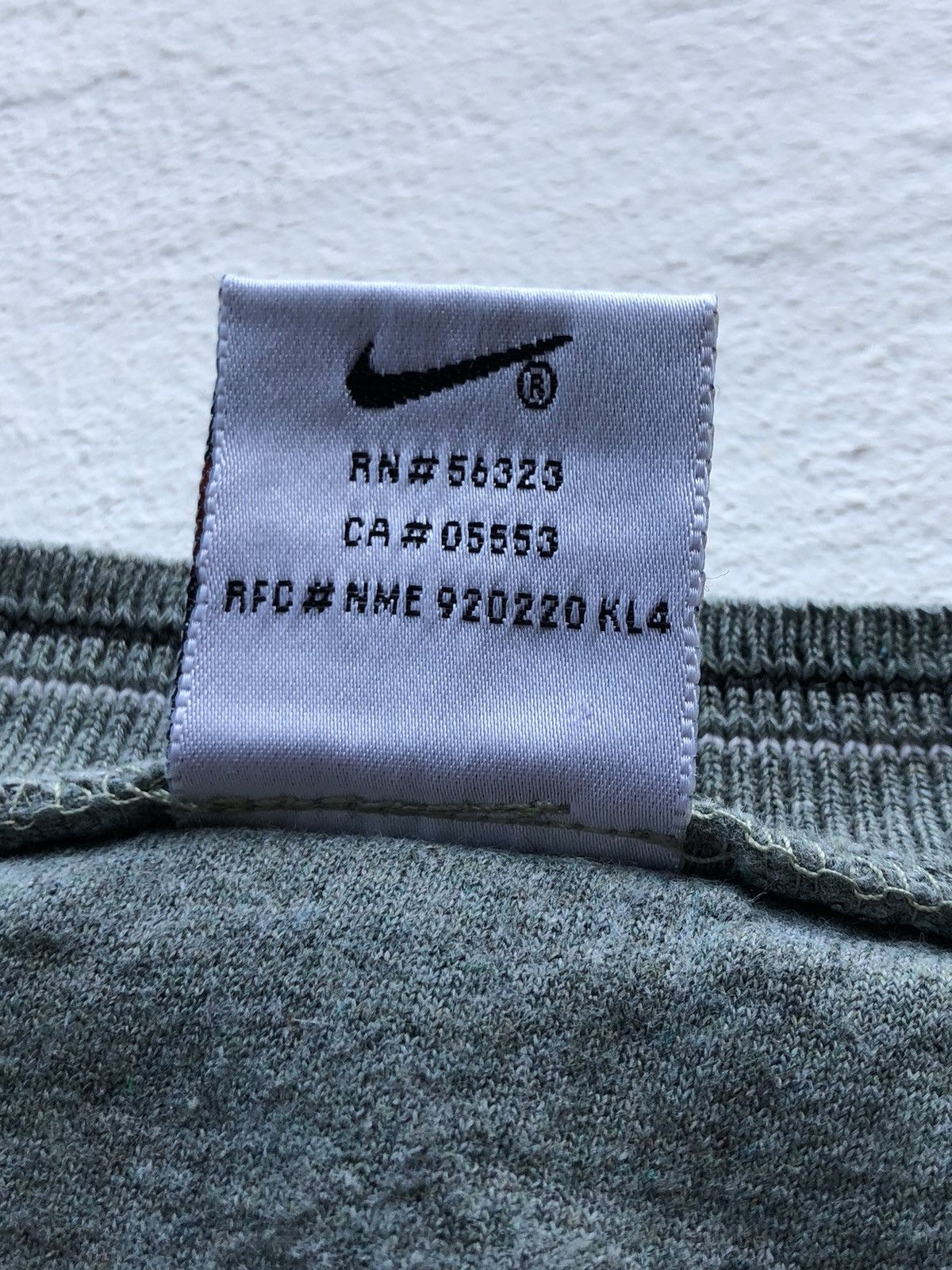 Nike Nike vintage 00s Big logo Sweatshirt Size US L / EU 52-54 / 3 - 6 Thumbnail