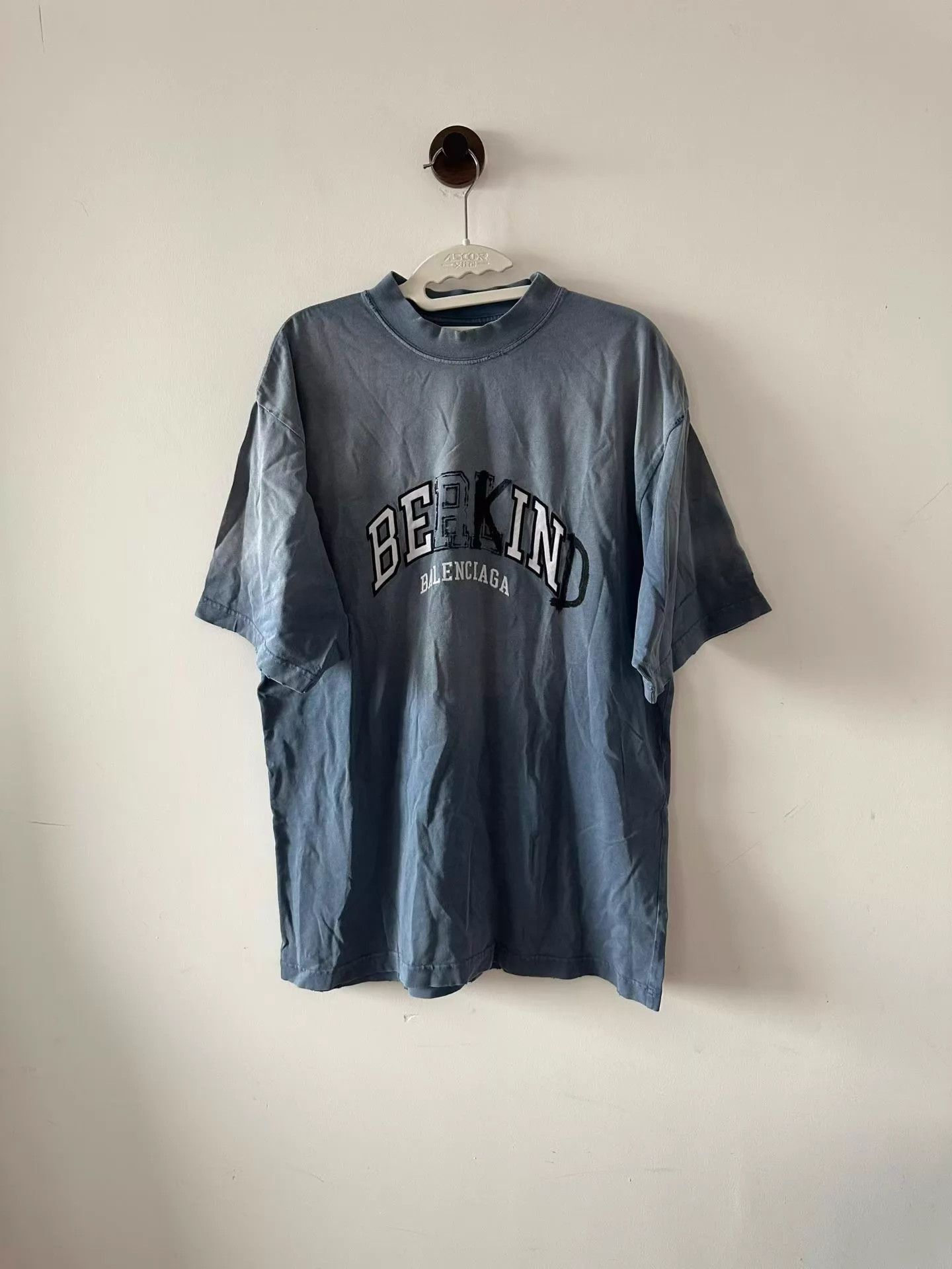 Balenciaga Balenciaga Berkind short sleeve XS new tried on Size US XS / EU 42 / 0 - 1 Thumbnail