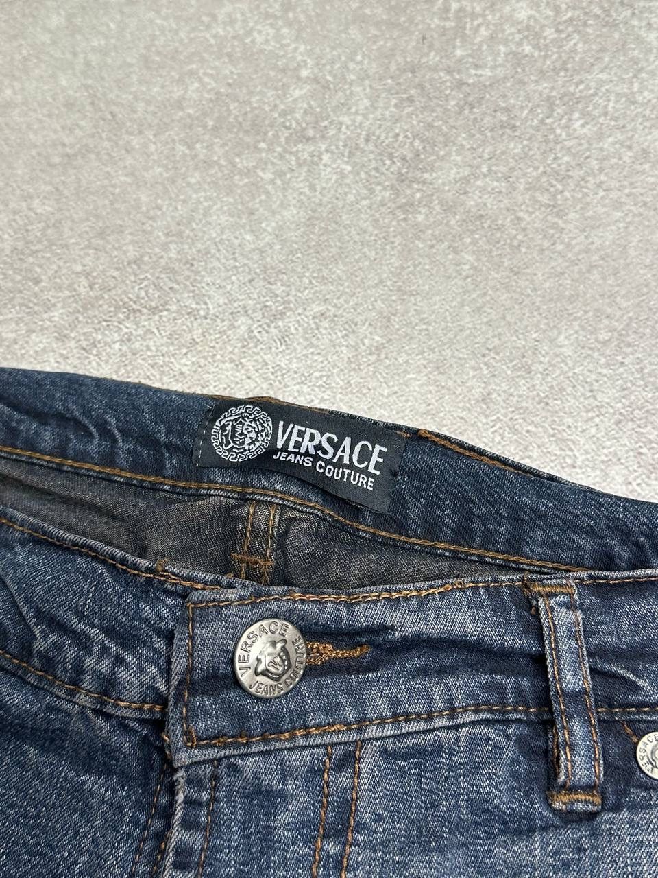 Versace Vintage Versace Big Logo Medusa Y2K Denim Jeans 30 Size US 30 / EU 46 - 9 Thumbnail