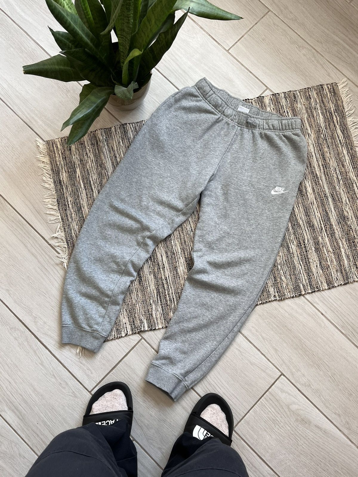 Nike × Vintage Woman Vintage Nike Sweatpants Grey sportswear pants Size 26" / US 2 / IT 38 - 1 Thumbnail