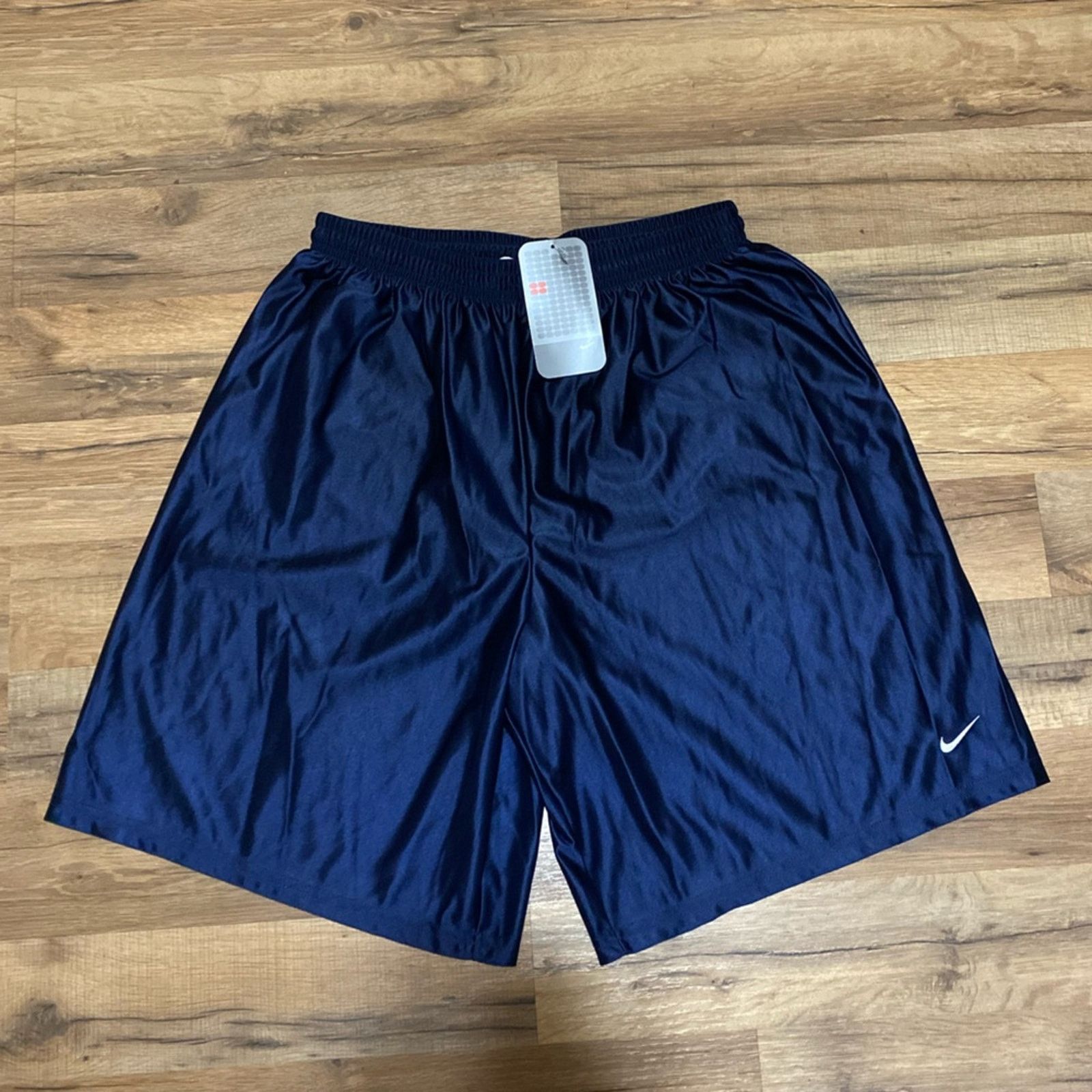 Nike 2002 Nike solo swoosh shorts Size US 28 / EU 44 - 1 Thumbnail
