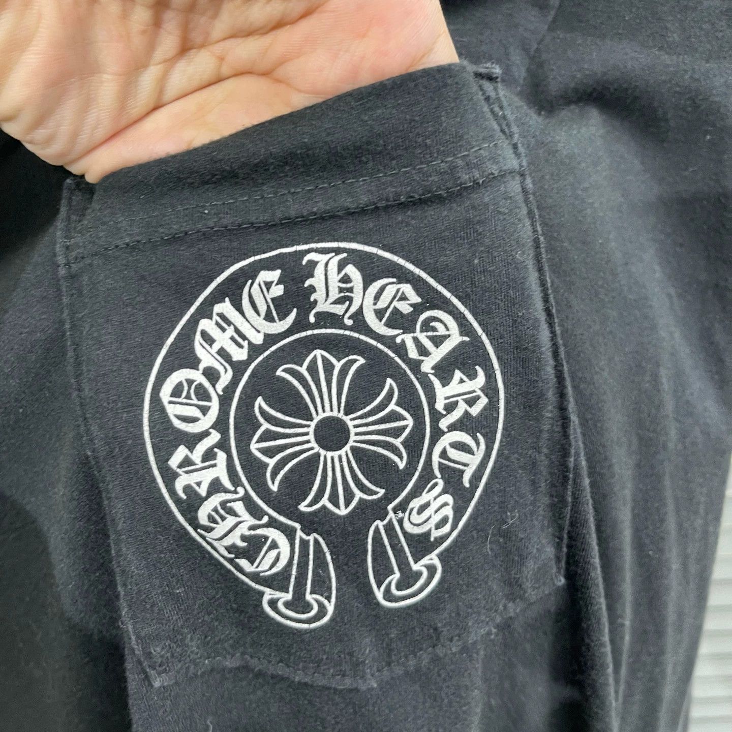 Chrome Hearts Chrome Hearts HK Exclusive Qilin Arm Horse Shoe LS S 99New Size US S / EU 44-46 / 1 - 4 Thumbnail