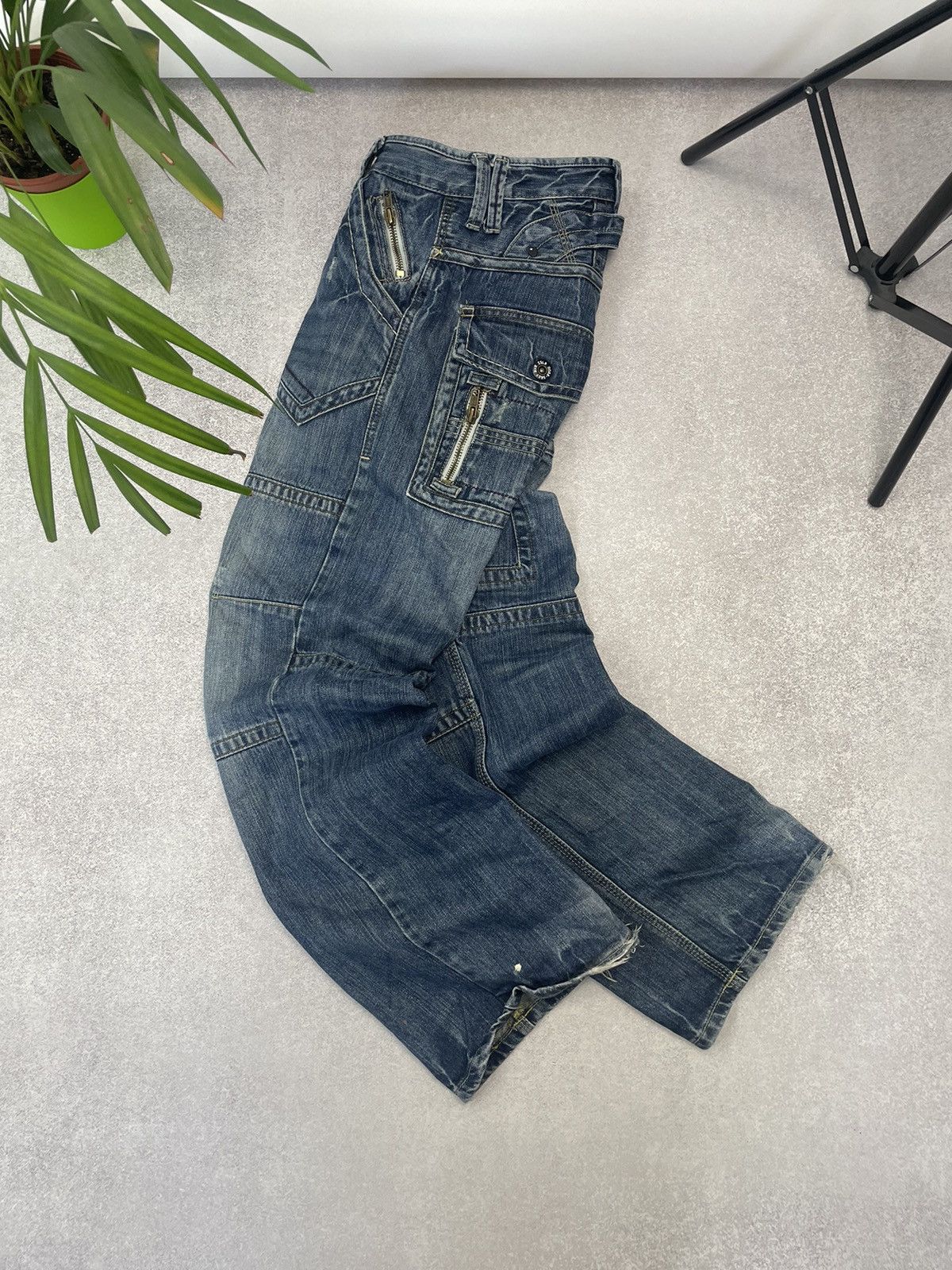 Vintage Jeans Dirty Pants faded crash denim thrashed y2k distressed Size US 30 / EU 46 - 1 Thumbnail