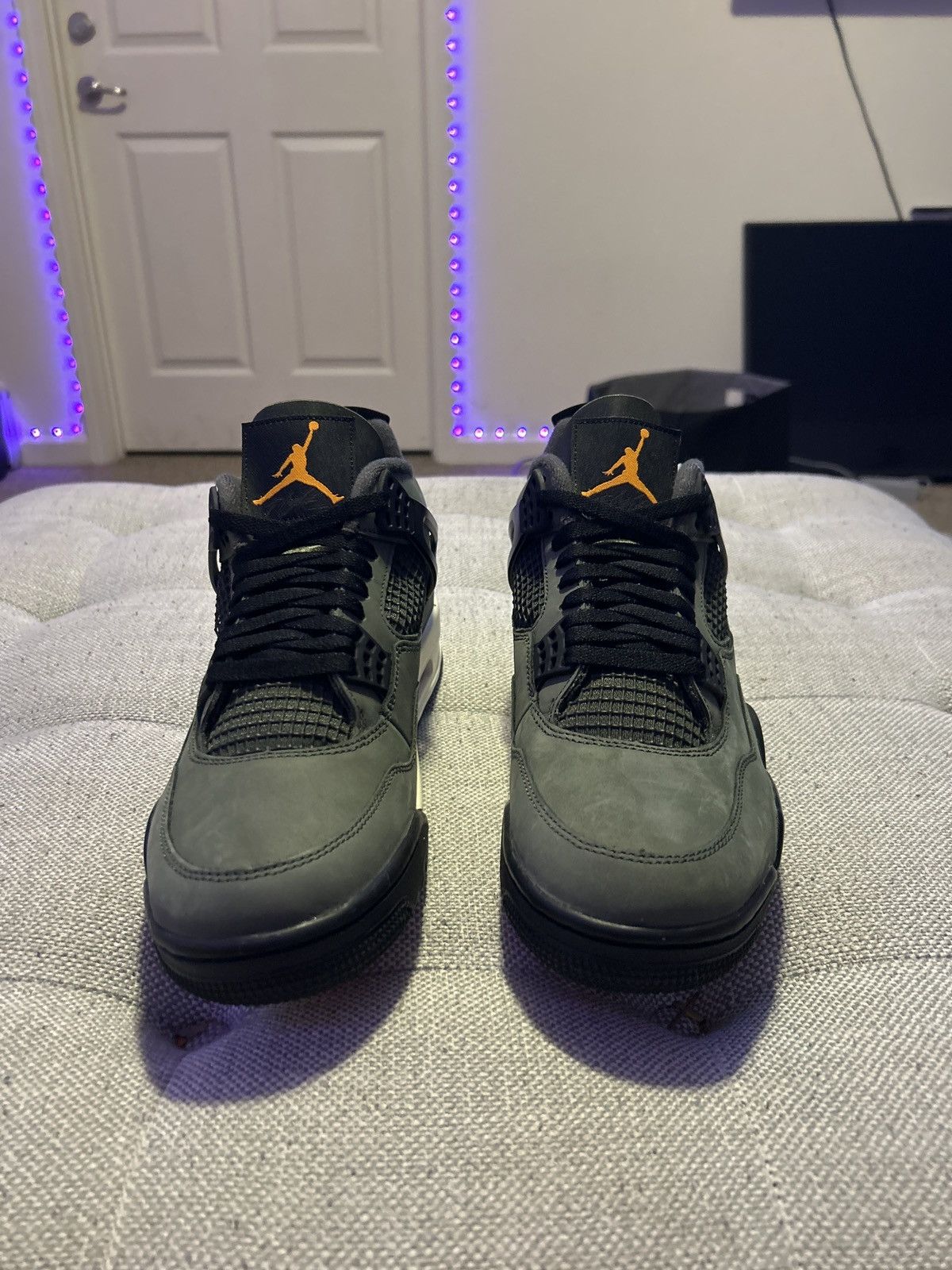 Jordan Brand × Undefeated Jordan 4 Undefeated Size US 9.5 / EU 42-43 - 3 Thumbnail