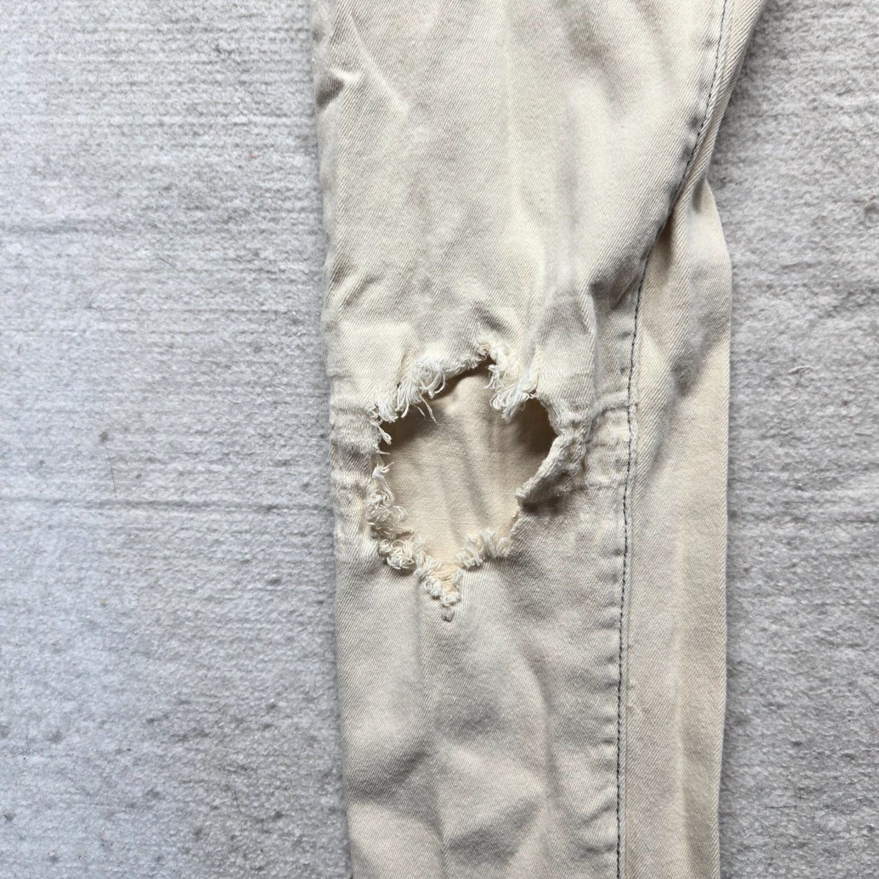 Vintage Wild Blue Jegging Pants Womens 0 Ivory Denim Skinny Low Rise Adult 0 Jeans 27 Inseam 29 Waist Shaping 31 Hips Size 25" / US 0 / IT 36 - 3 Thumbnail