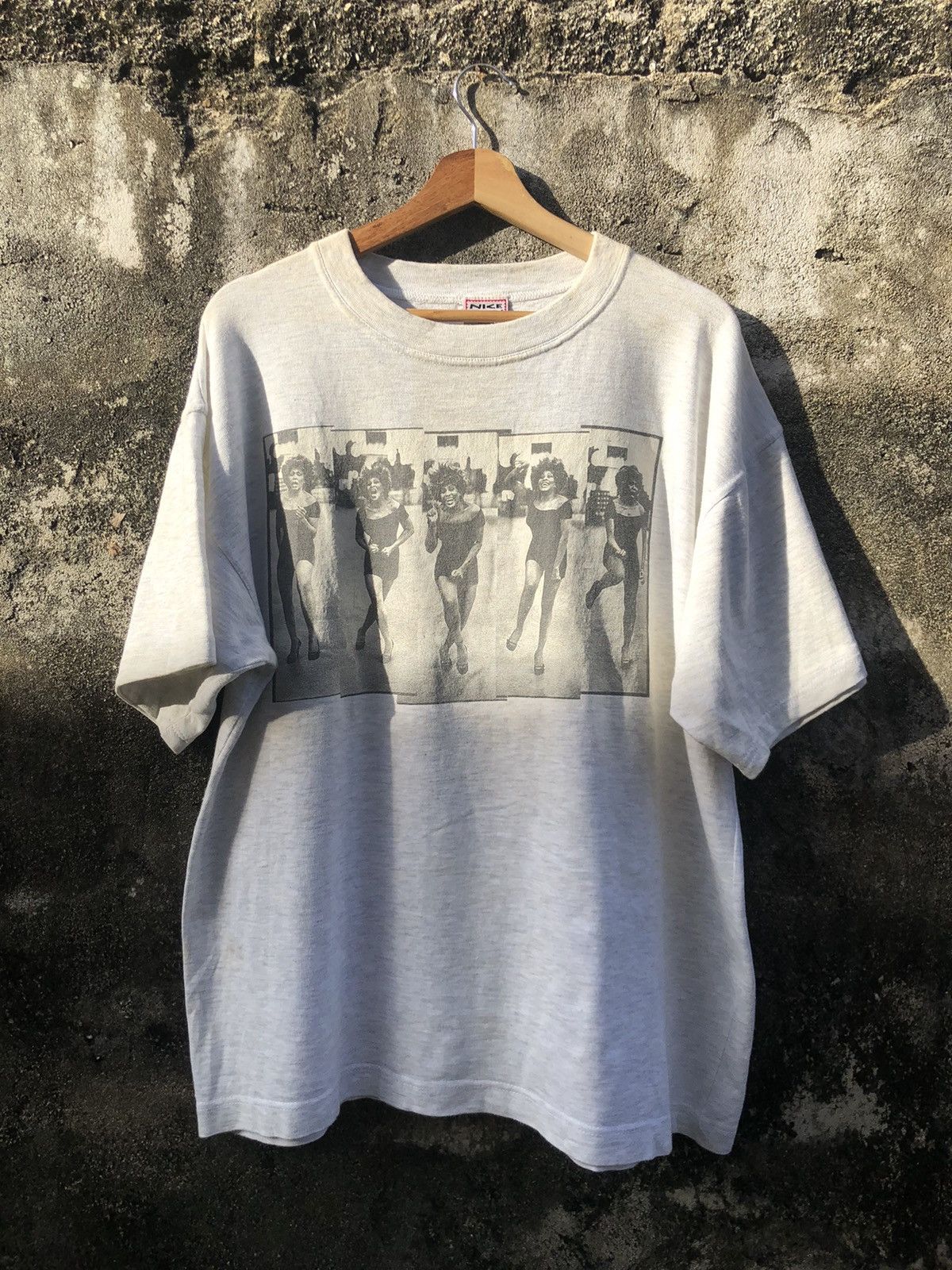 Band Tees × Rap Tees × Vintage Rare🔥 Vintage 90s Tina Turner "Wildest Dreams" Tshirt Size US L / EU 52-54 / 3 - 1 Thumbnail