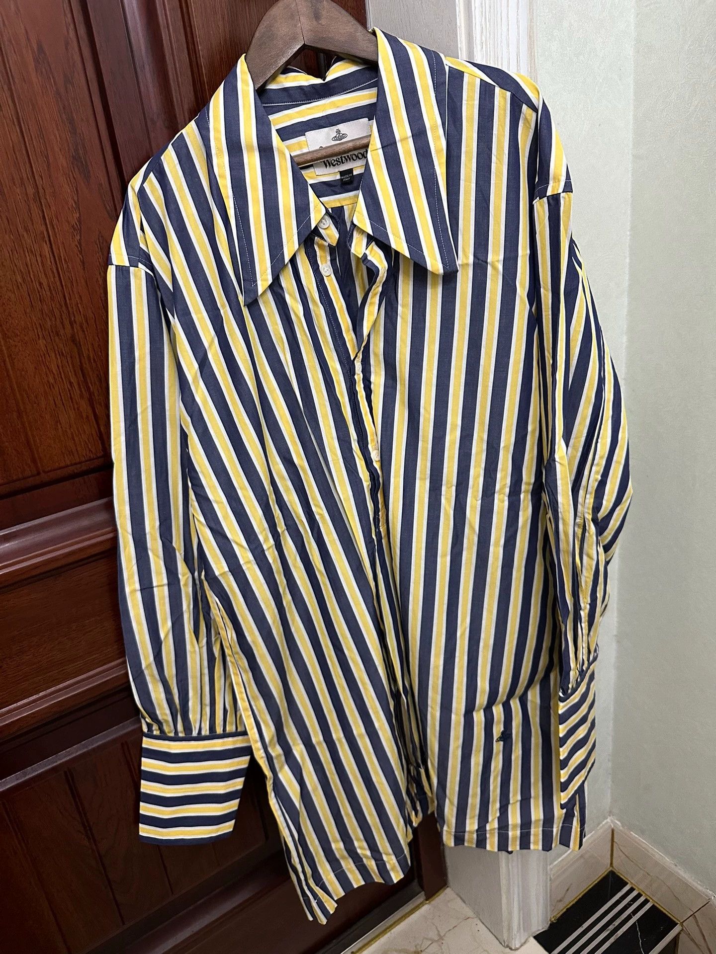 Vivienne Westwood Vivienne Westwood men's long shirt stunning color worn Size US S / EU 44-46 / 1 - 1 Thumbnail