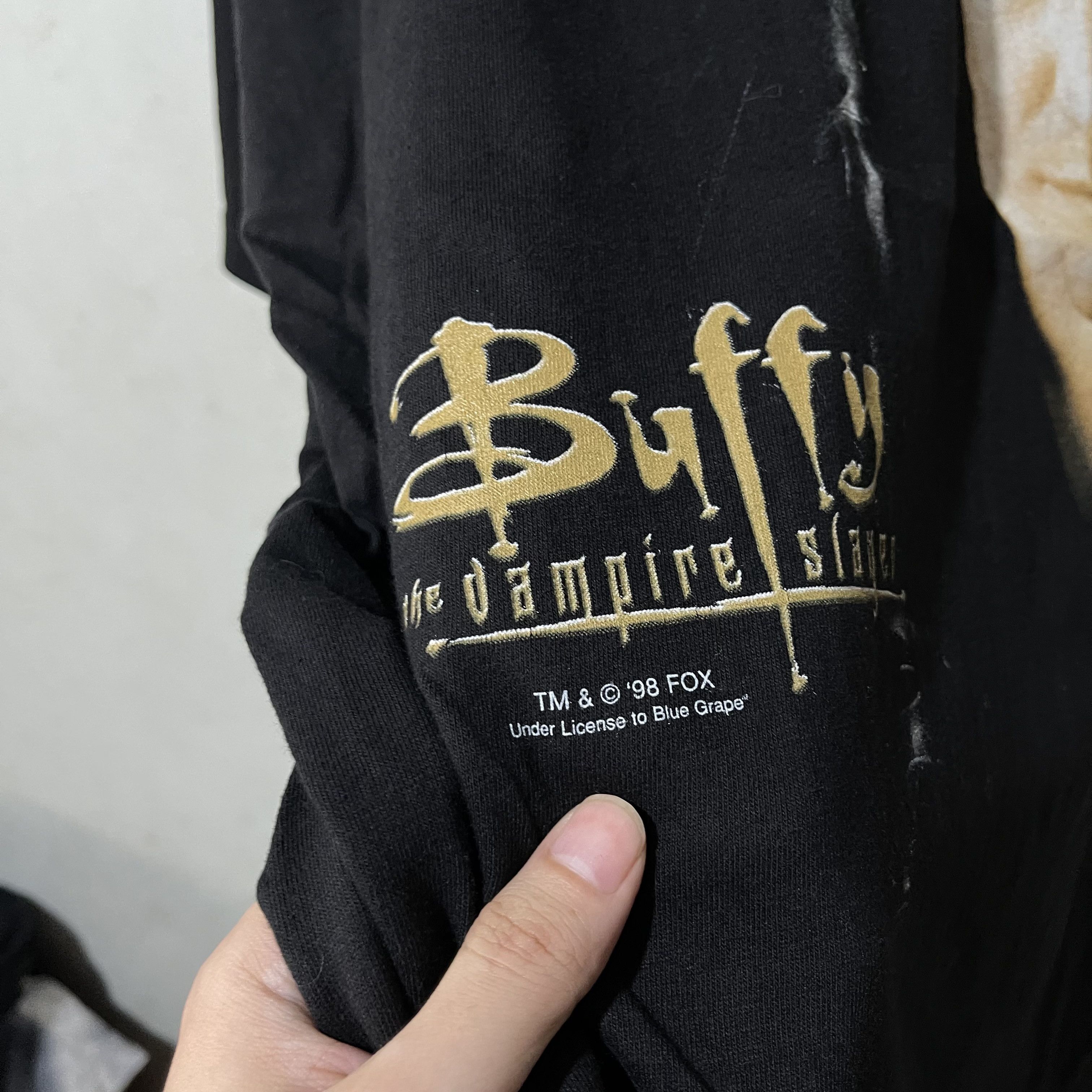 Vintage Vintage 1998 Buffy the Vampire Slayer Shirt Size US XL / EU 56 / 4 - 3 Thumbnail