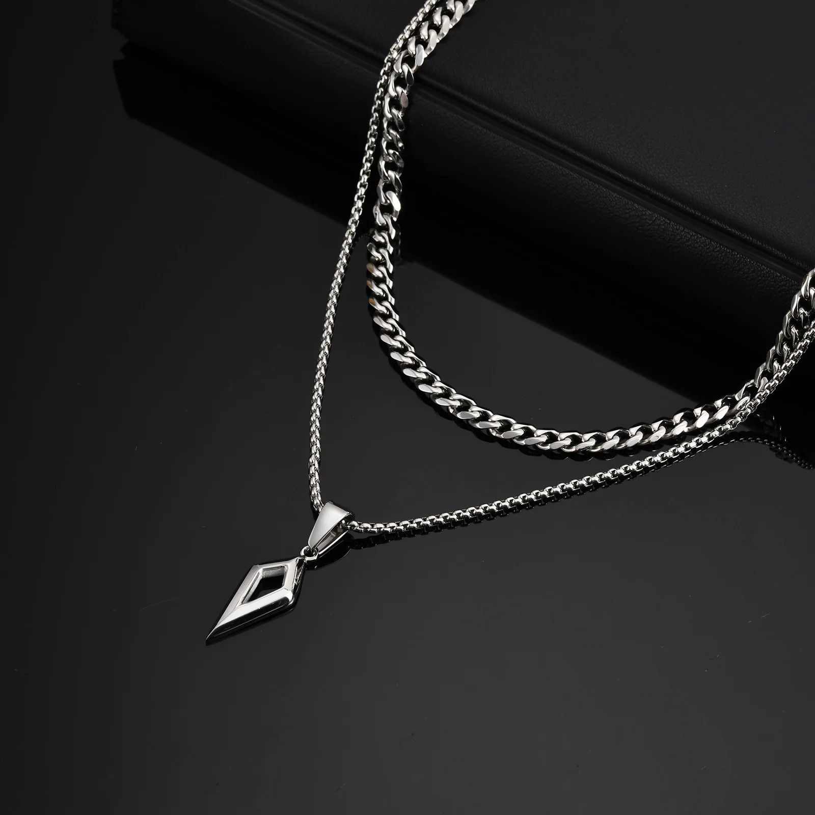 Jewelry Four Pointed Star Collar Necklace Size ONE SIZE - 1 Thumbnail