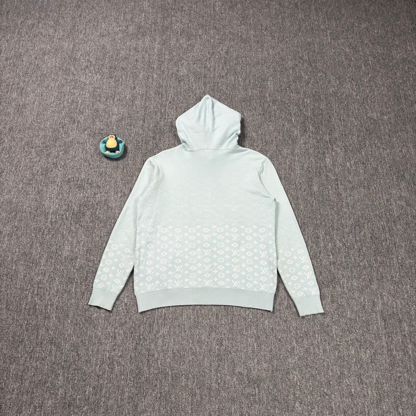 Louis Vuitton LV Fall blue gradient allover print hoodie M 99NWT Size US M / EU 48-50 / 2 - 2 Thumbnail