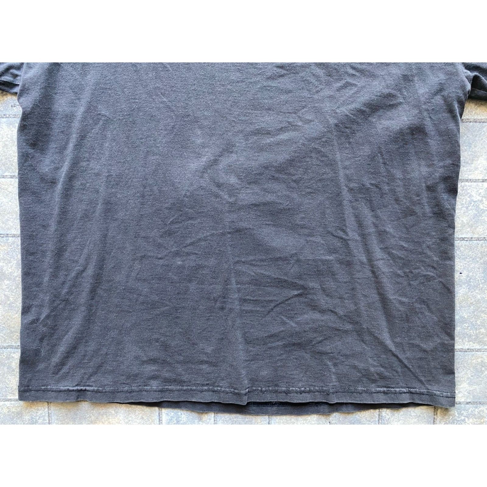 Gildan VINTAGE Guardians Of Paradise Dragon T Shirt Men’s XL Gildan Short Sleeve Black 90s 1990-1999 Mens shirt XL Size US XL / EU 56 / 4 - 6 Thumbnail
