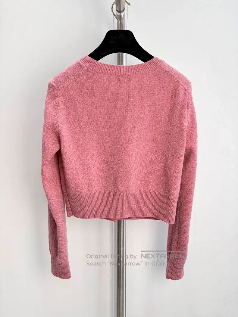 Chanel Chanel 24A pink flower glazed buckle round-neck cardigan c Size XS / US 0-2 / IT 36-38 - 2 Thumbnail