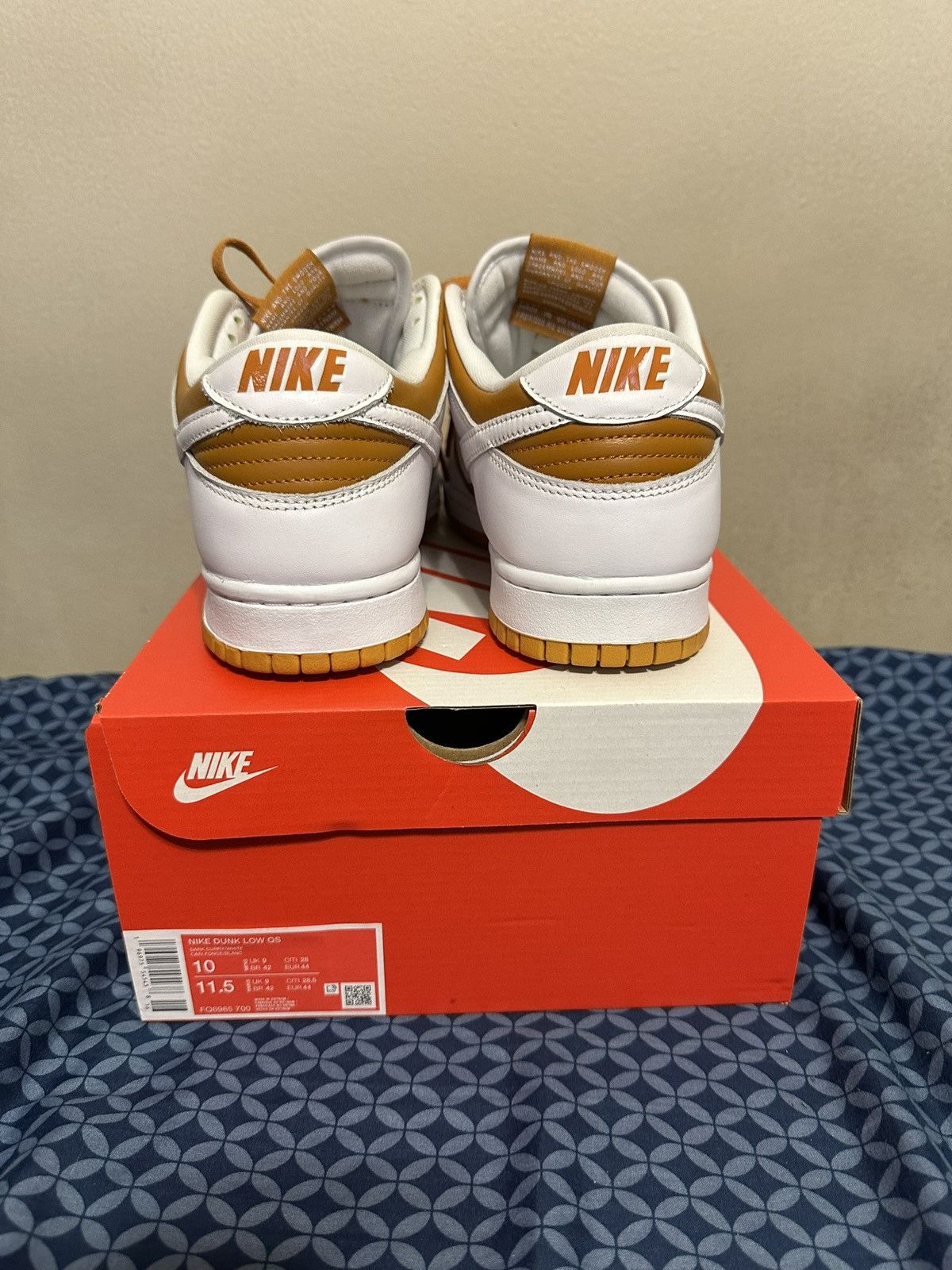 Nike Nike Dunk Low Light Curry Size US 10 / EU 43 - 3 Thumbnail