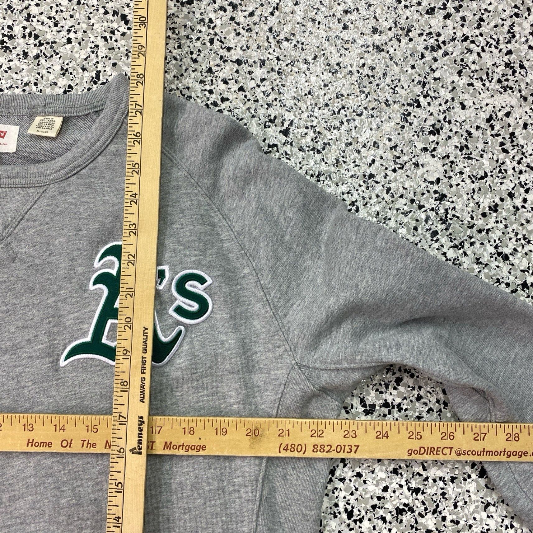 Levi's VINTAGE Levis MLB Oakland Athletics Sweatshirt Pullover Women's XL Gray Pullover Activewear Women Giants? Size XL / US 12-14 / IT 48-50 - 2 Thumbnail