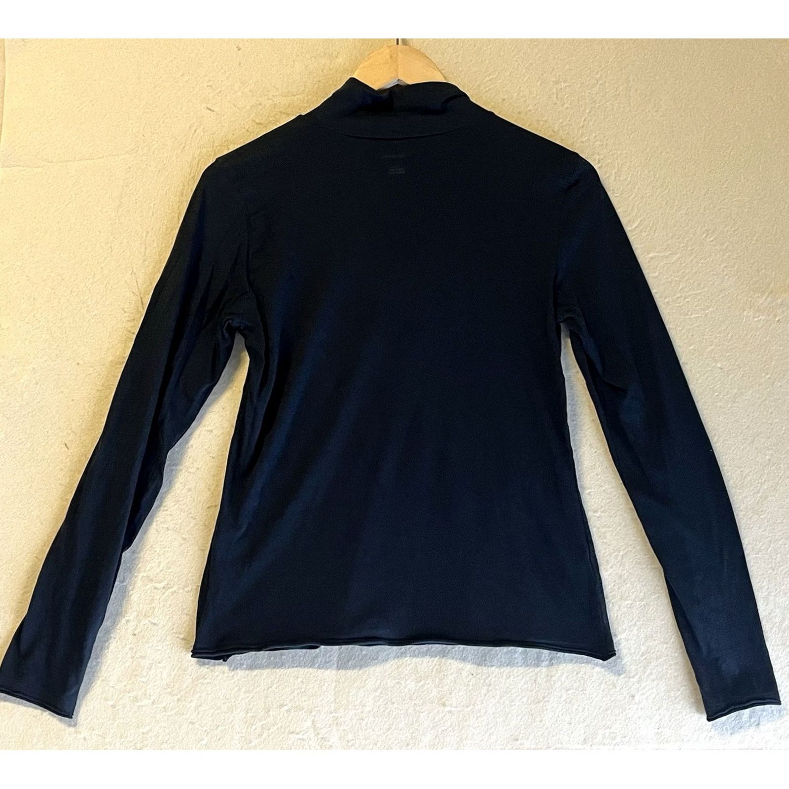 Anthropologie Anthropologie Turtleneck Long Sleeve Top Black Medium Women T-Shirt Size M / US 6-8 / IT 42-44 - 2 Thumbnail