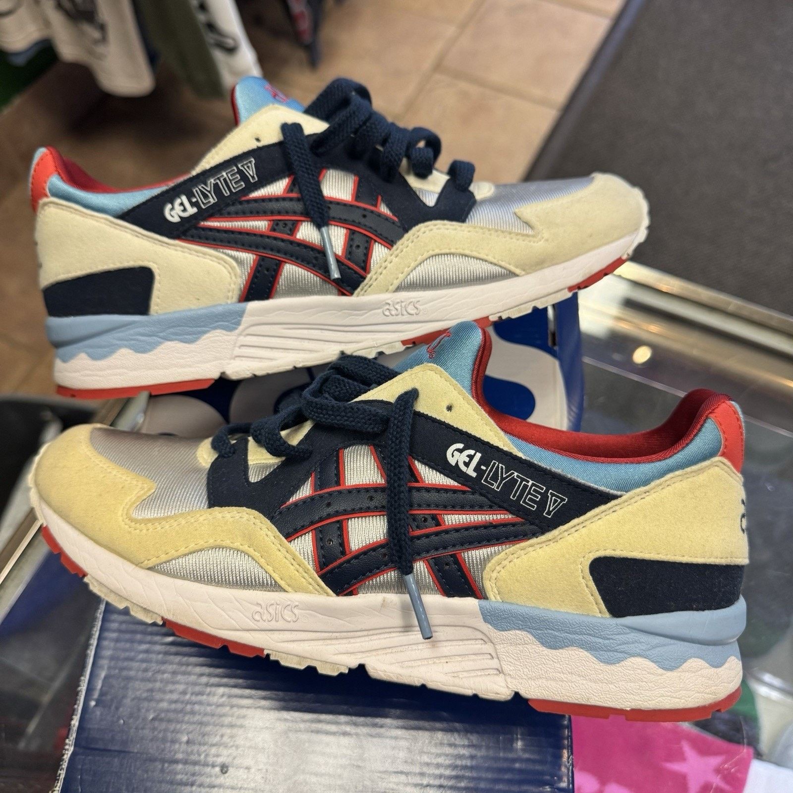 Asics ASICS Gel Lyte V5 (C541N) Navy Blue Red Grey CleanSize 6Y Size US 6 / EU 39 - 2 Thumbnail