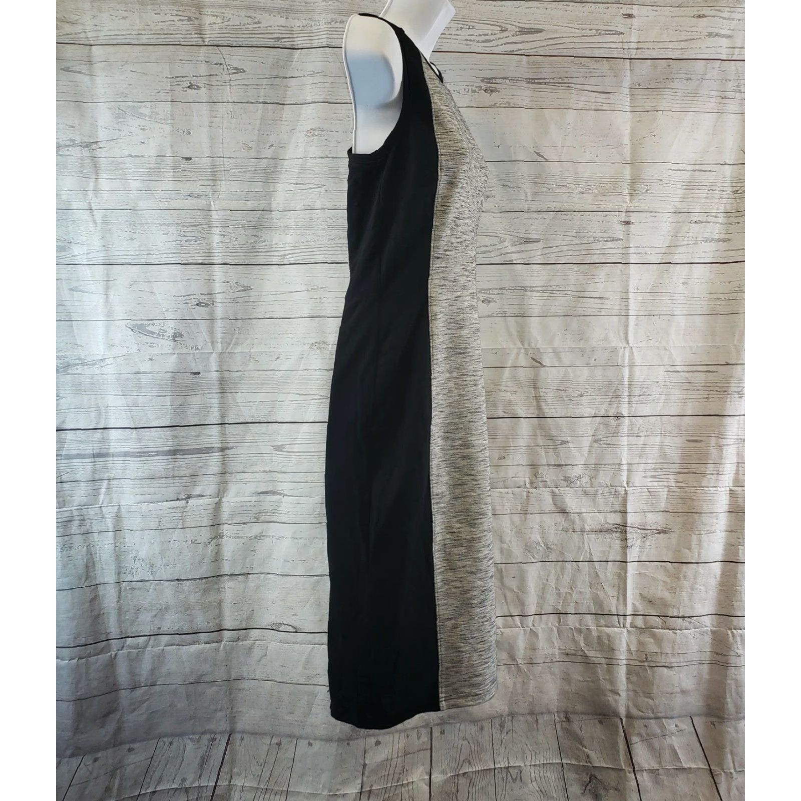 Athleta Athleta Womens Cityscape Dress XS Black Gray Sleeveless Viscose Blend Bodycon Size XS womens Shirt Dress Womens Vintage No Dress Size XS / US 0-2 / IT 36-38 - 3 Thumbnail