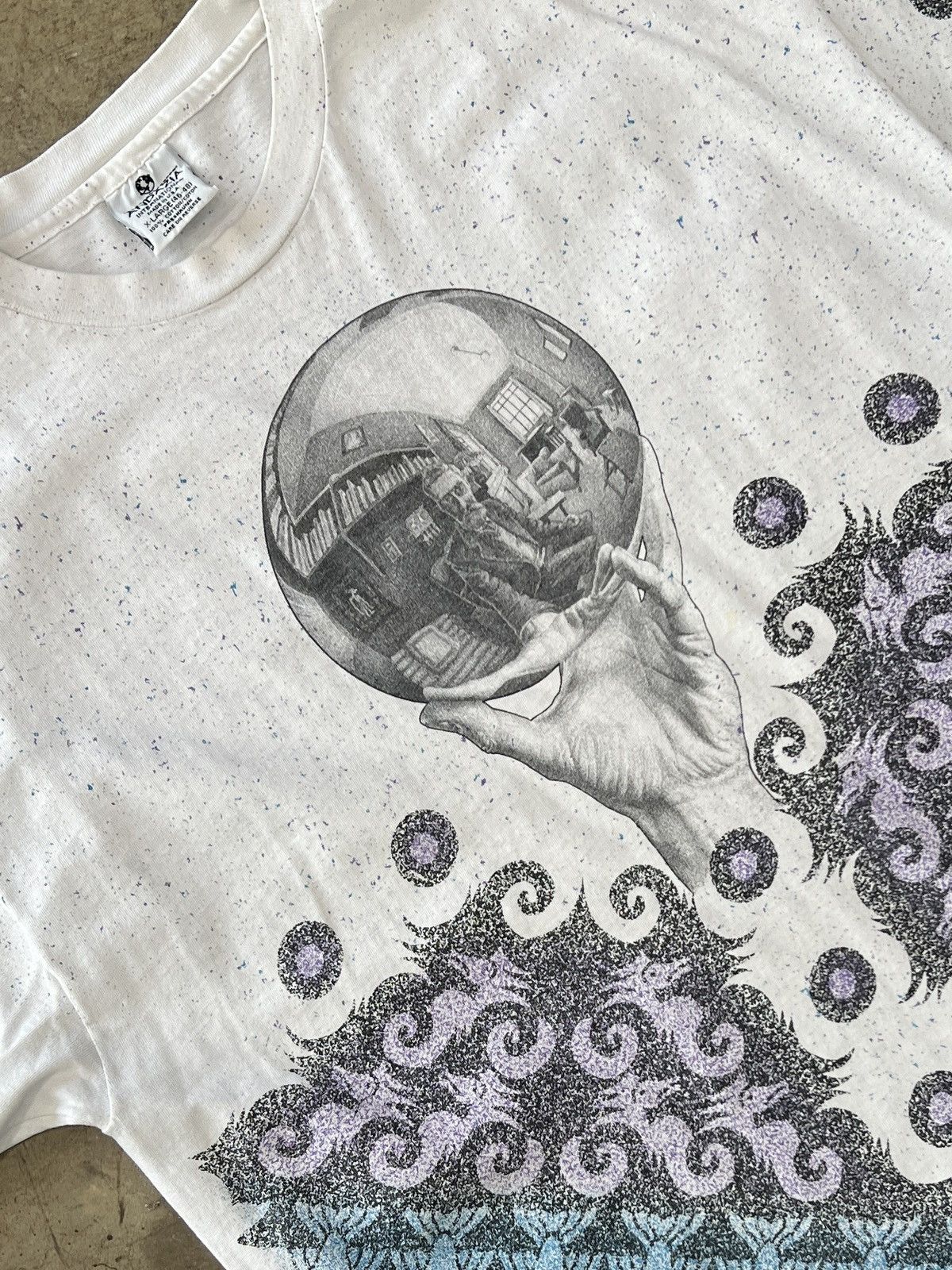 Vintage Vintage AOP 90s M.C. Escher Portait Tee XL Size US XL / EU 56 / 4 - 1 Thumbnail
