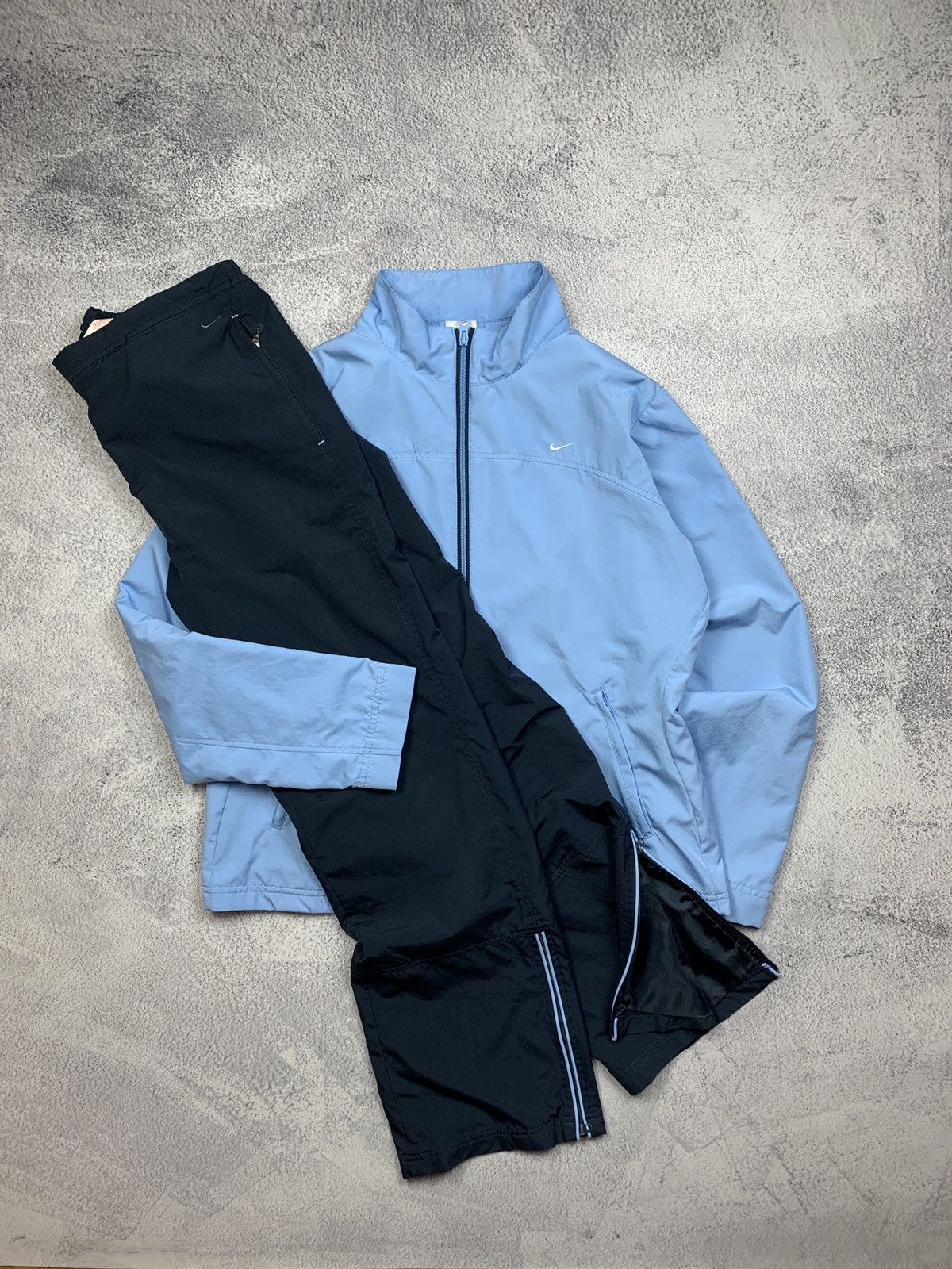 Nike Vintage Nike Womens Blue Tracksuit L Retro 90s Style Size L / US 10 / IT 46 - 1 Thumbnail