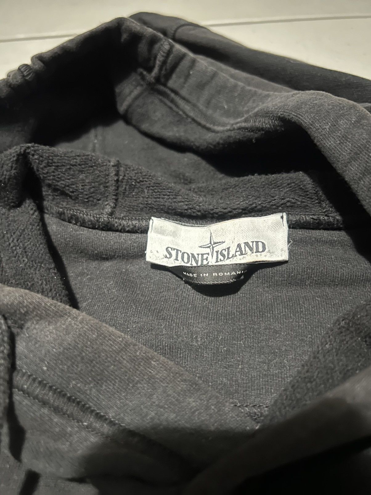 Stone Island Stone Island Badge Hoodie Black Size US L / EU 52-54 / 3 - 2 Thumbnail