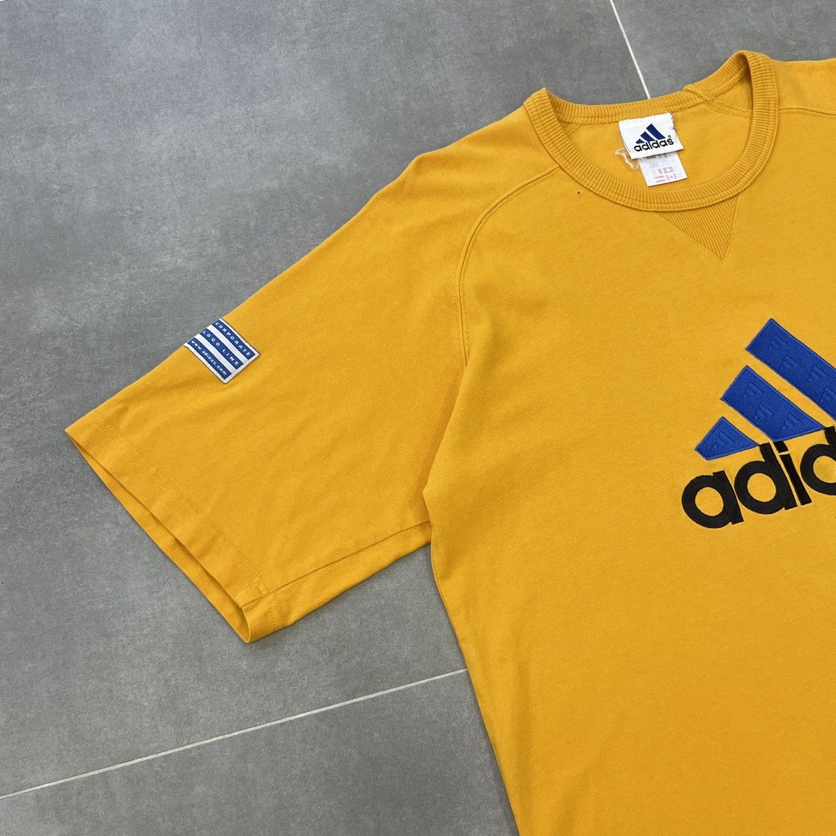 Adidas × Vintage Vintage Adidas T-Shirt Size M Size US M / EU 48-50 / 2 - 3 Thumbnail