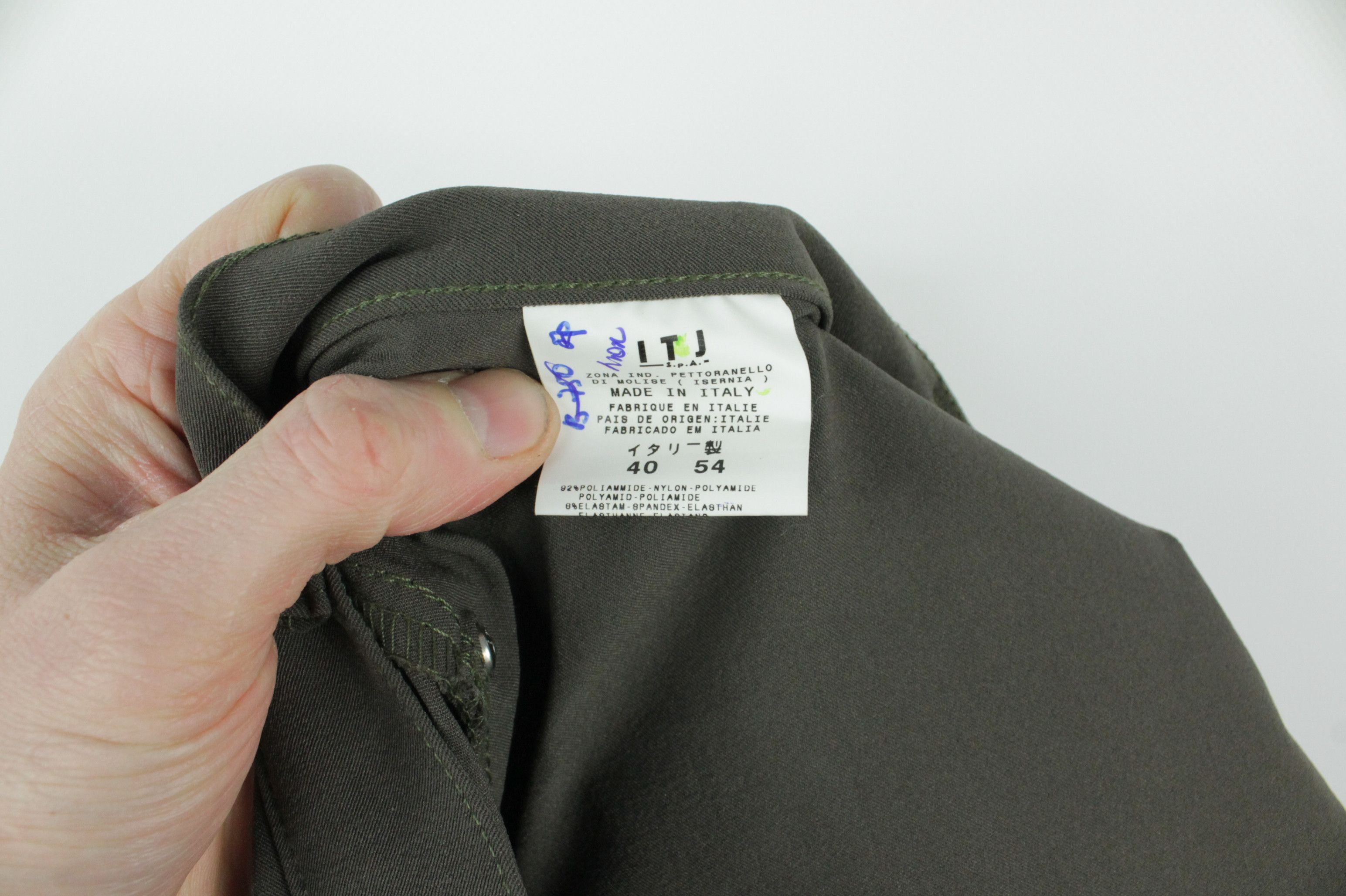 Gianfranco Ferre × Vintage Vintage Gianfranco Ferre Stretch Nylon Casual Trousers Pants Size US 38 / EU 54 - 11 Thumbnail