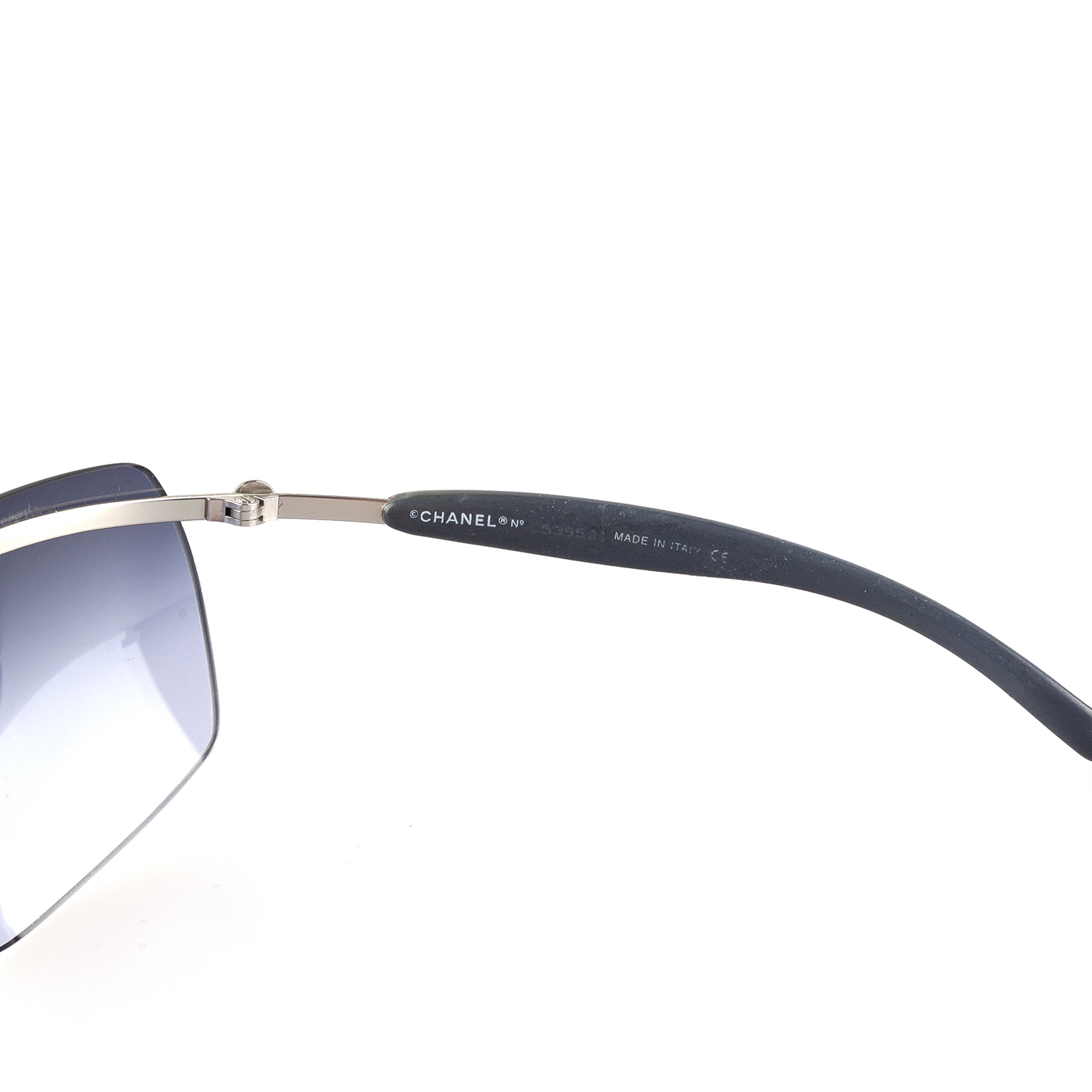 Chanel Chanel 4011 C 123/79 Blue Vintage Sunglasses Size ONE SIZE - 7 Thumbnail