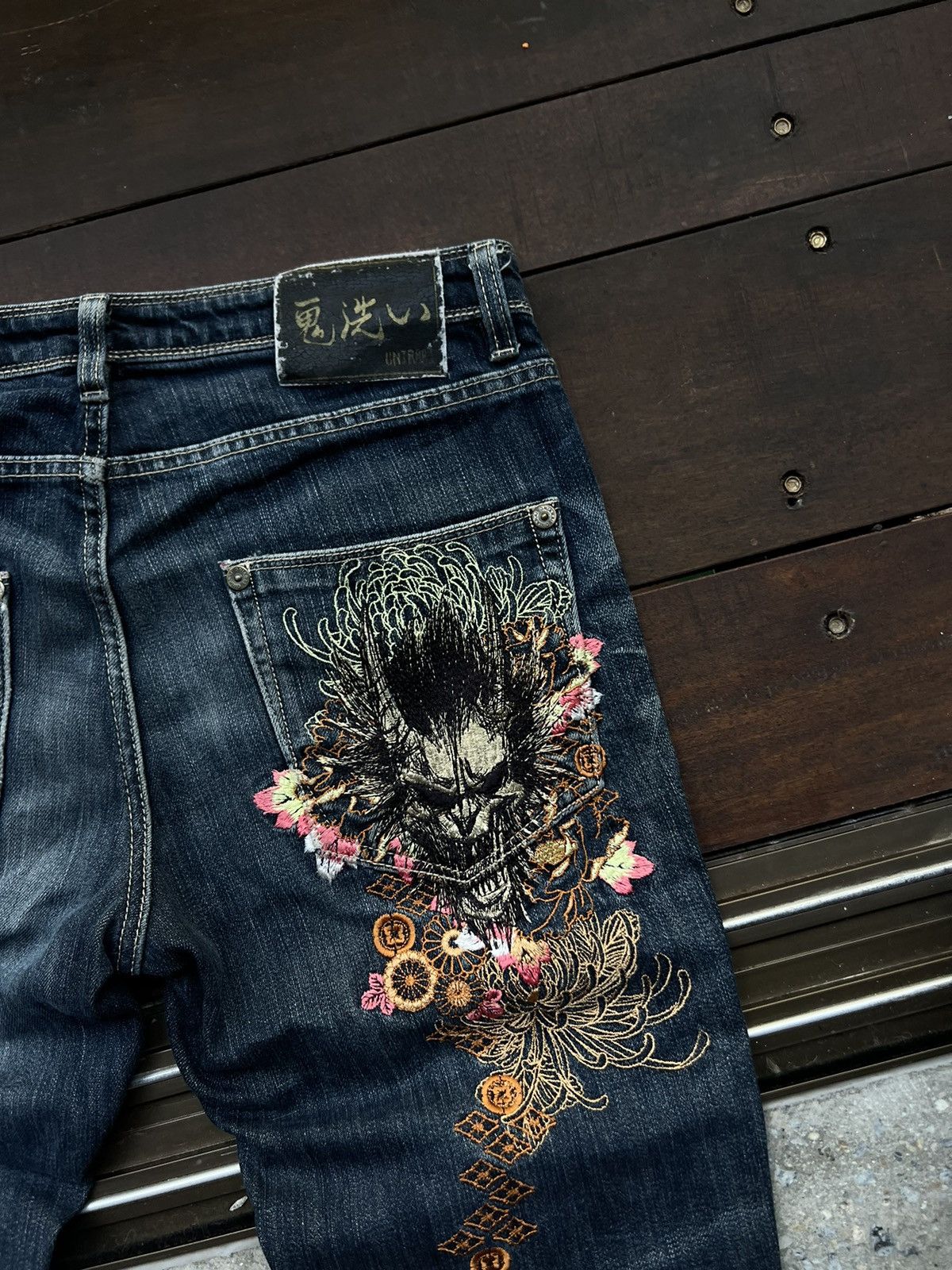 Japanese Brand ONIARAI VINTAGE EMBROIDED DEMON JEANS JAPAN Size US 31 - 3 Thumbnail