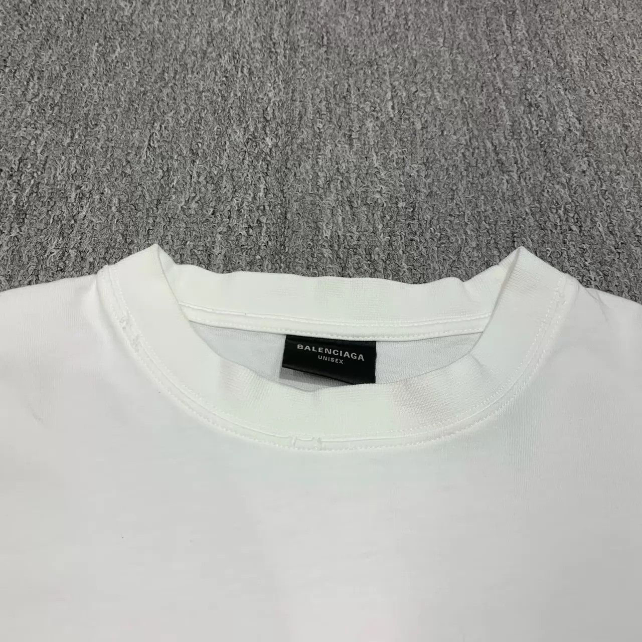 Balenciaga Balenciaga White Distressed Logo SS Tee XXS 95 New Size US XXS / EU 40 - 7 Thumbnail