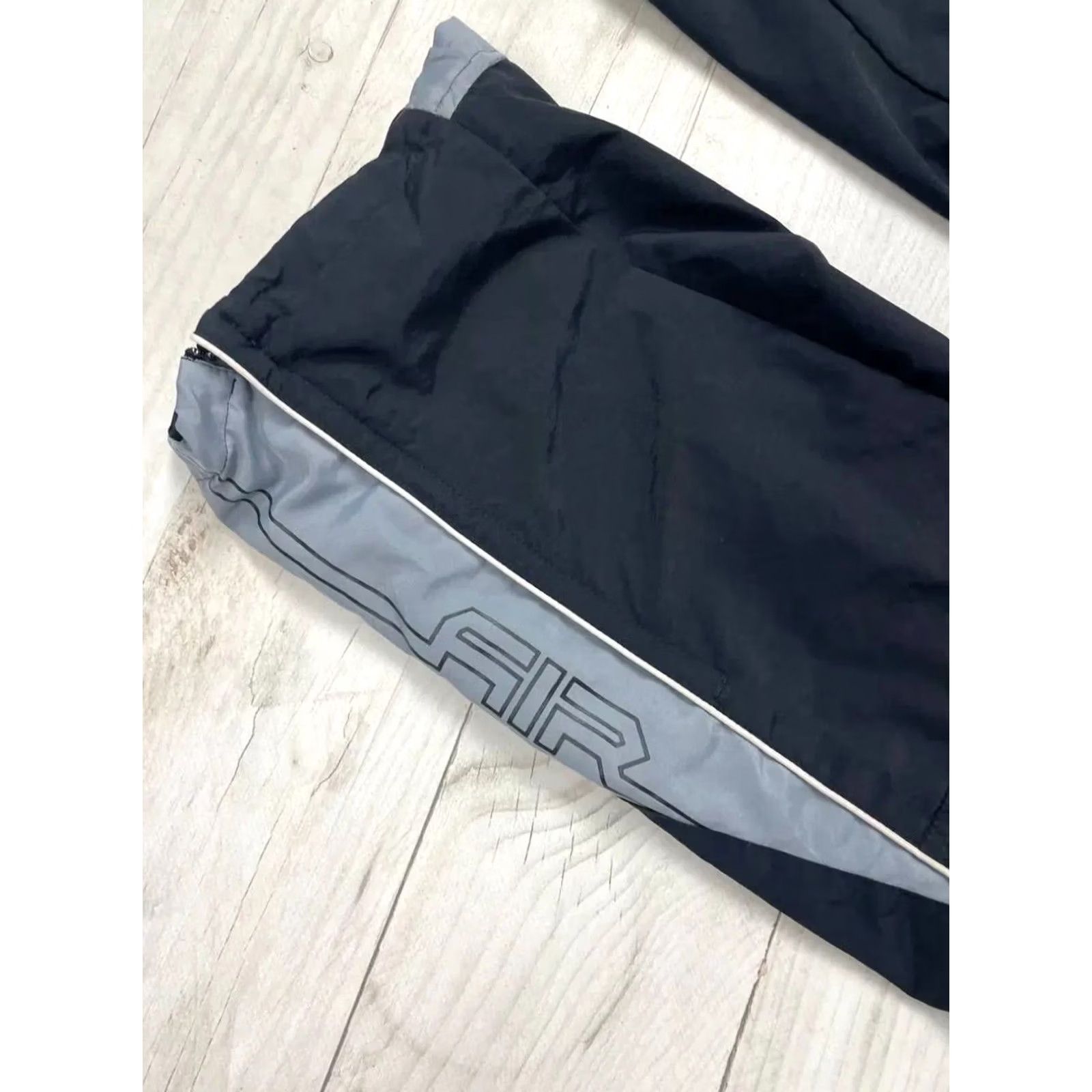 Nike VINTAGE Nike Air Pants Nike Pants Men L Black Nylon Striped Swoosh 00s Baggy 90s 00s Y2K Track Pants Waist 40cm 31.5in Knee 12.6in Men Size US 33 - 5 Thumbnail