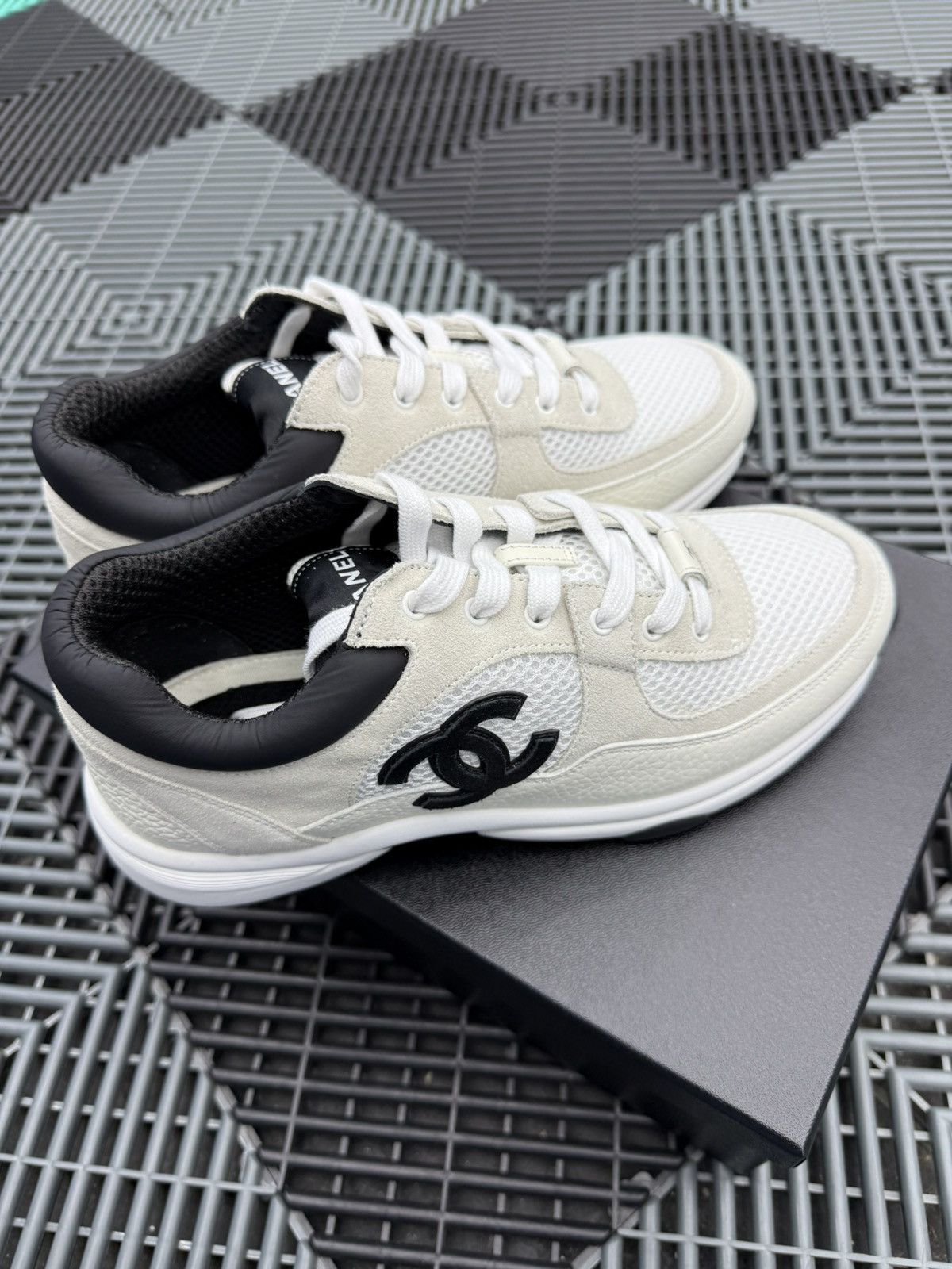 Chanel Chanel Panda Sneakers Size US 8 / IT 38 - 2 Thumbnail