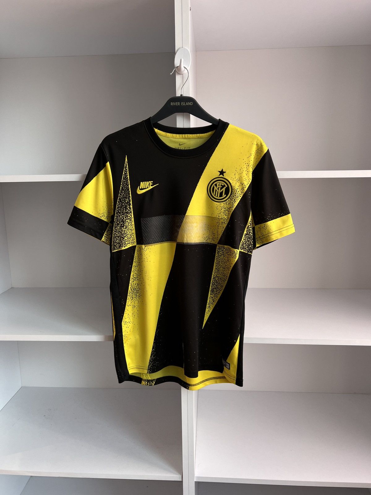 Nike × Vintage 2019-20 Nike Inter Milan Pre Match Training Jersey Size US M / EU 48-50 / 2 - 1 Thumbnail